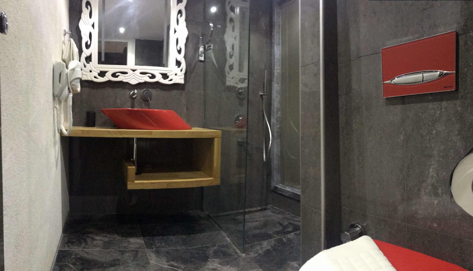 Room 2, Ferush Otel, Urla