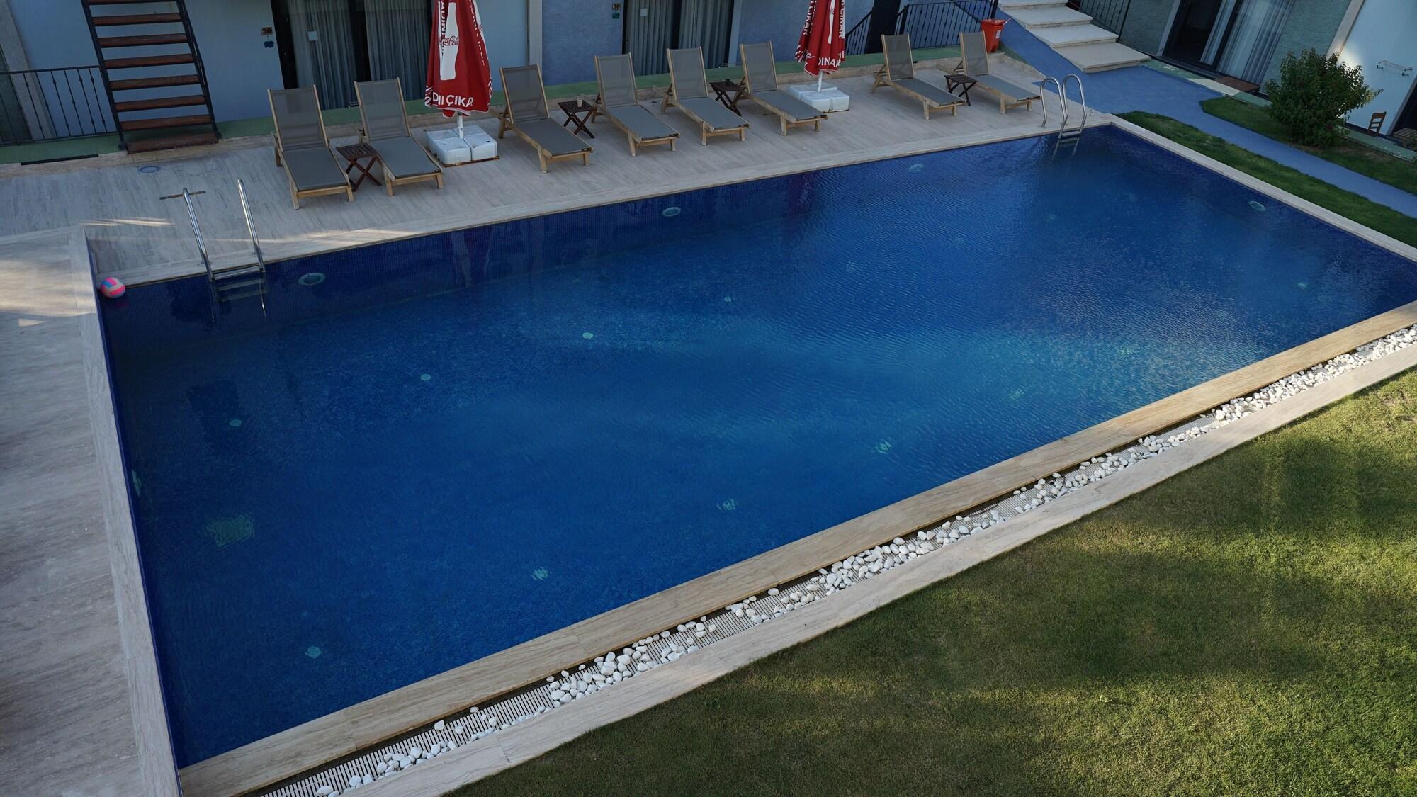 Karyada Hotel
