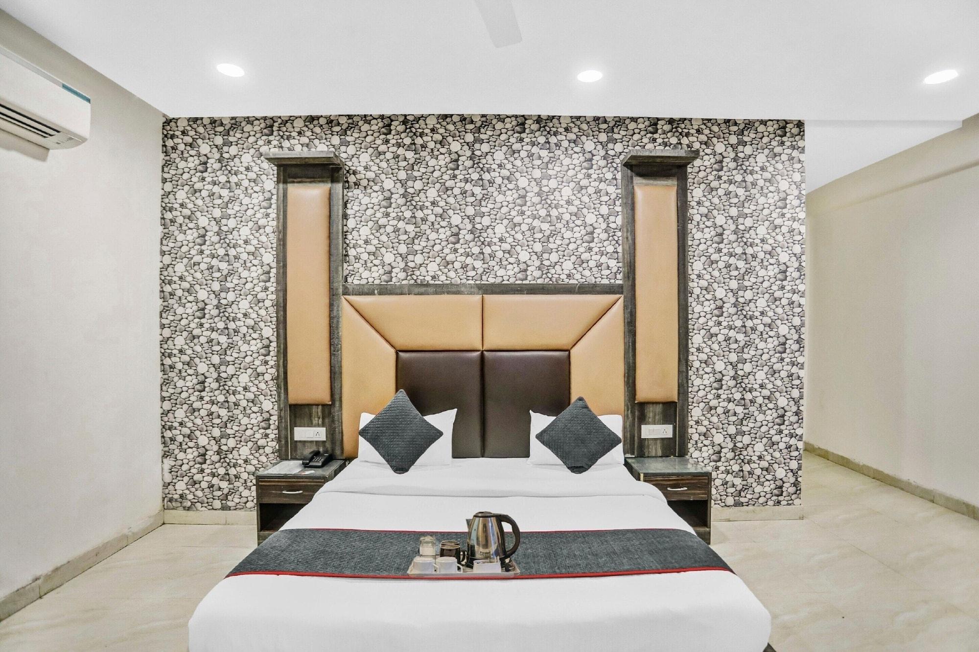 Capital O 22956 Hotel Grand Residency