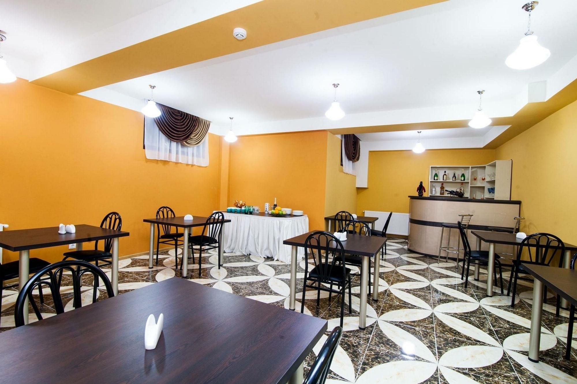 Hotel Ellegance