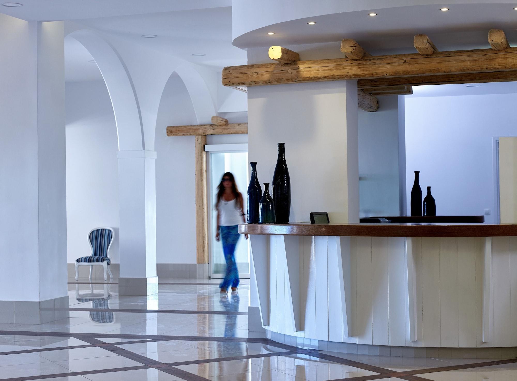 Epsilon Hotel Apartments - photo