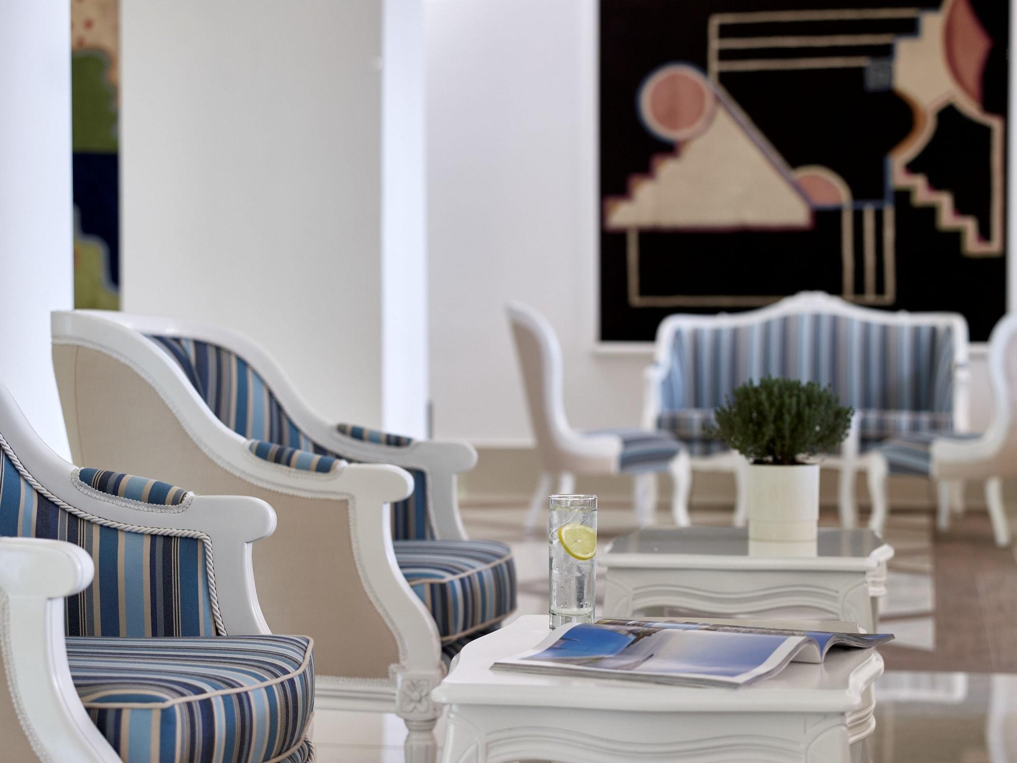 Epsilon Hotel Apartments - photo