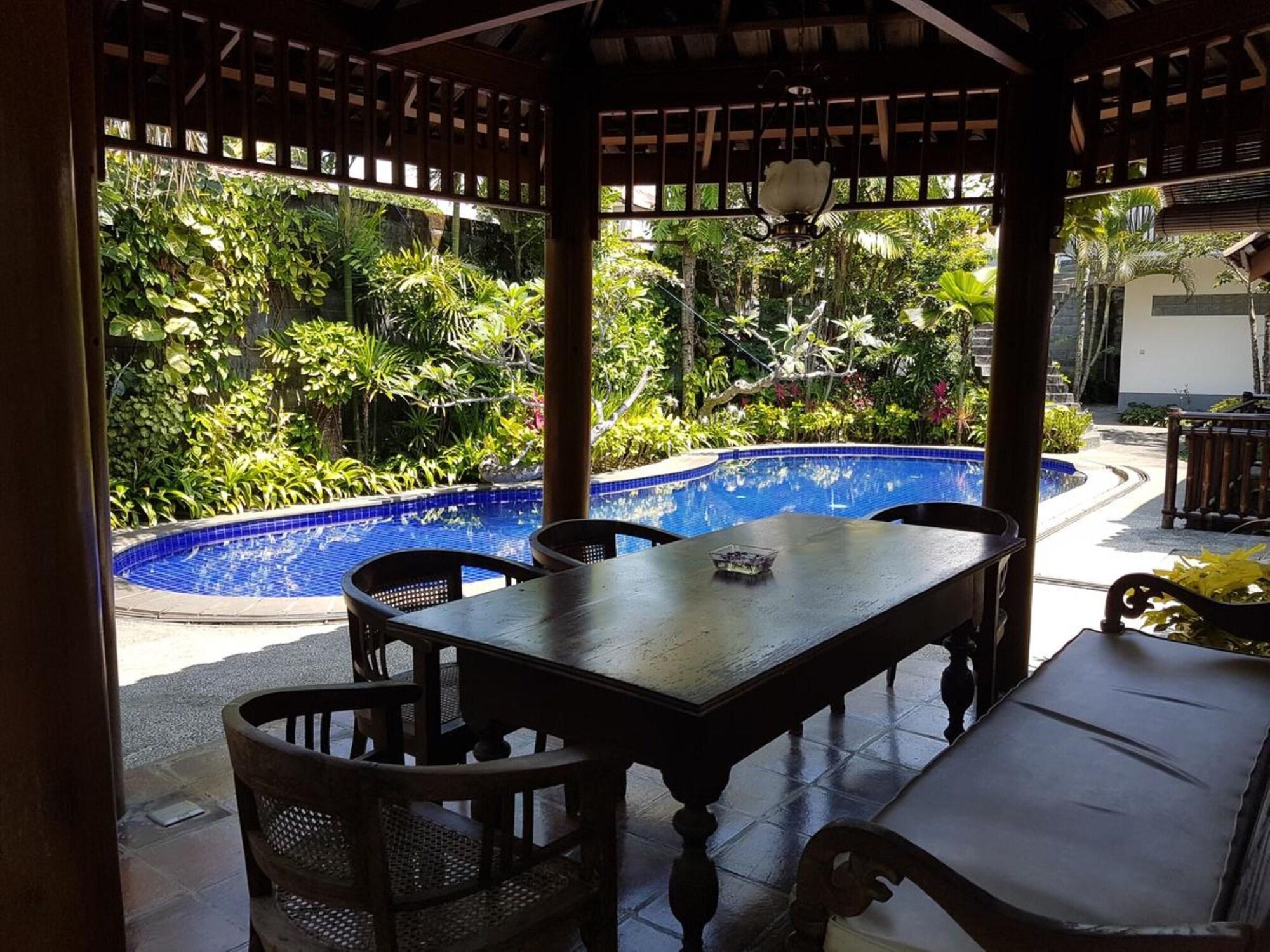Jos & Hanny Homestay by ZUZU