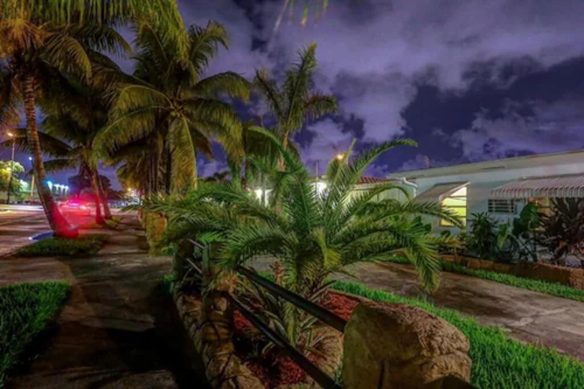 Green Seas Motel