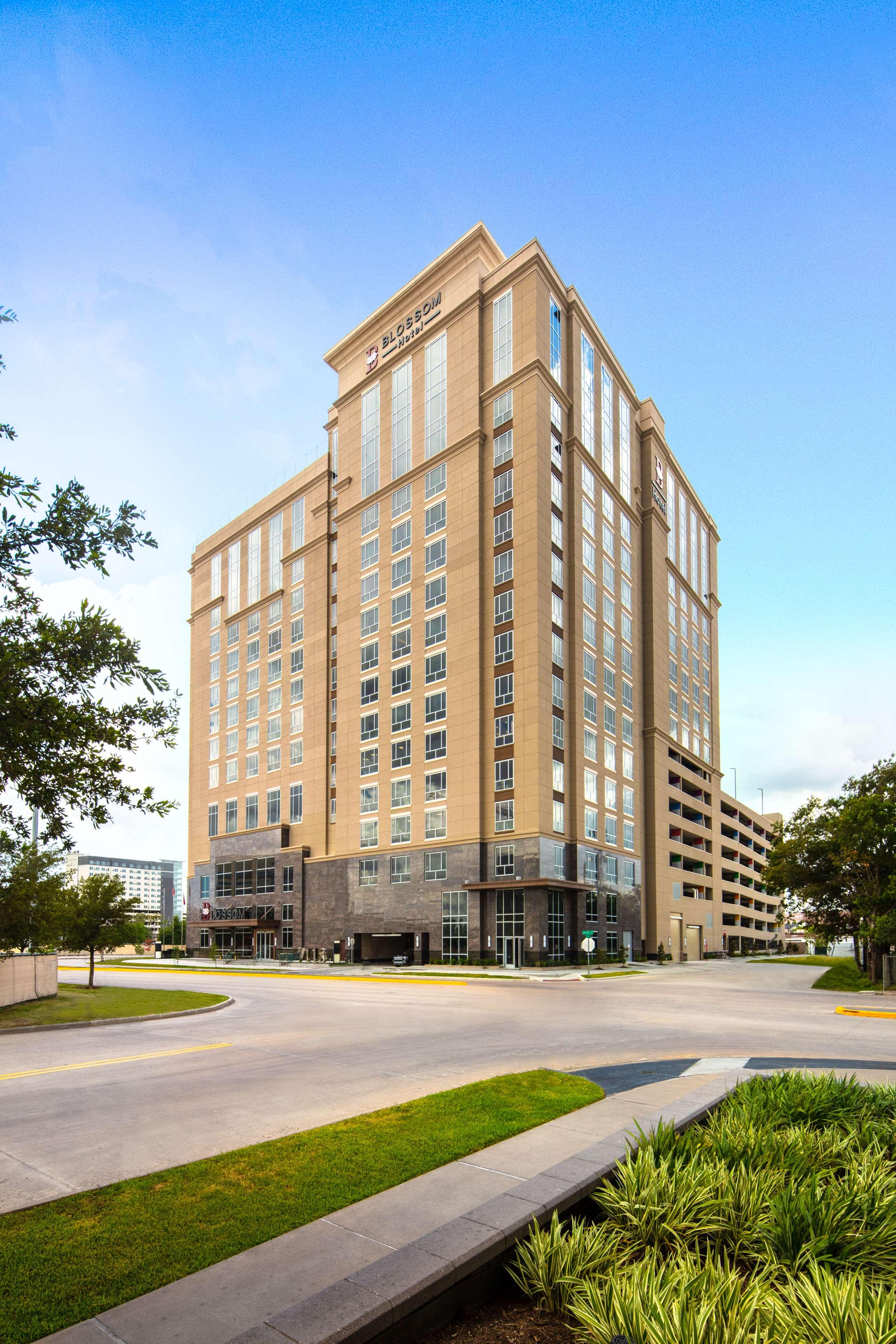 Blossom Hotel Houston, Curio Collection by Hilton by null