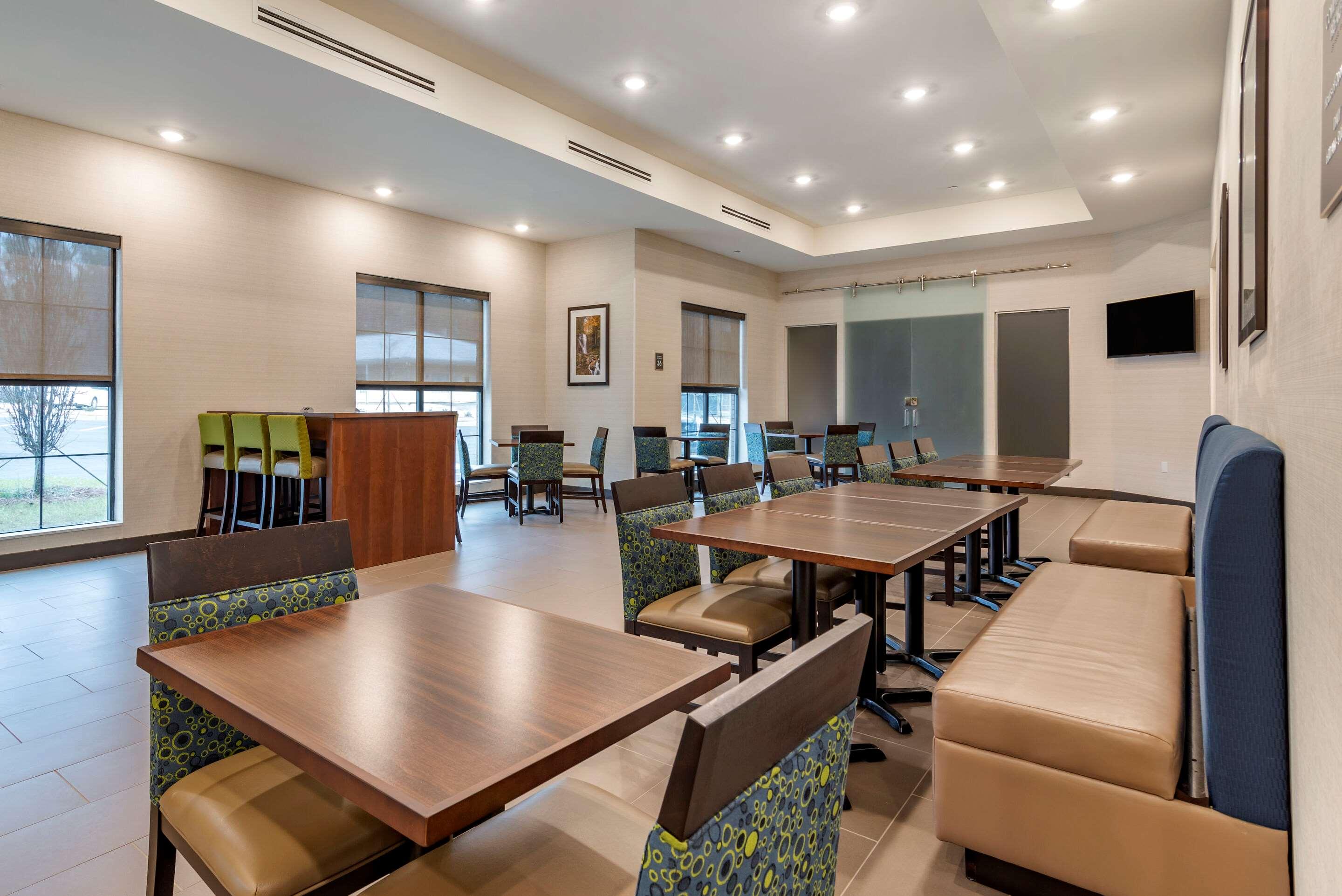 Comfort Suites Newnan