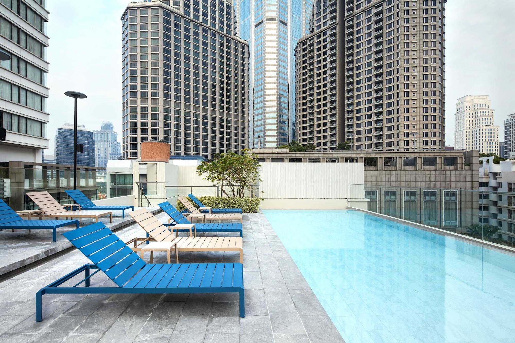 The Quarter Ploenchit by UHG