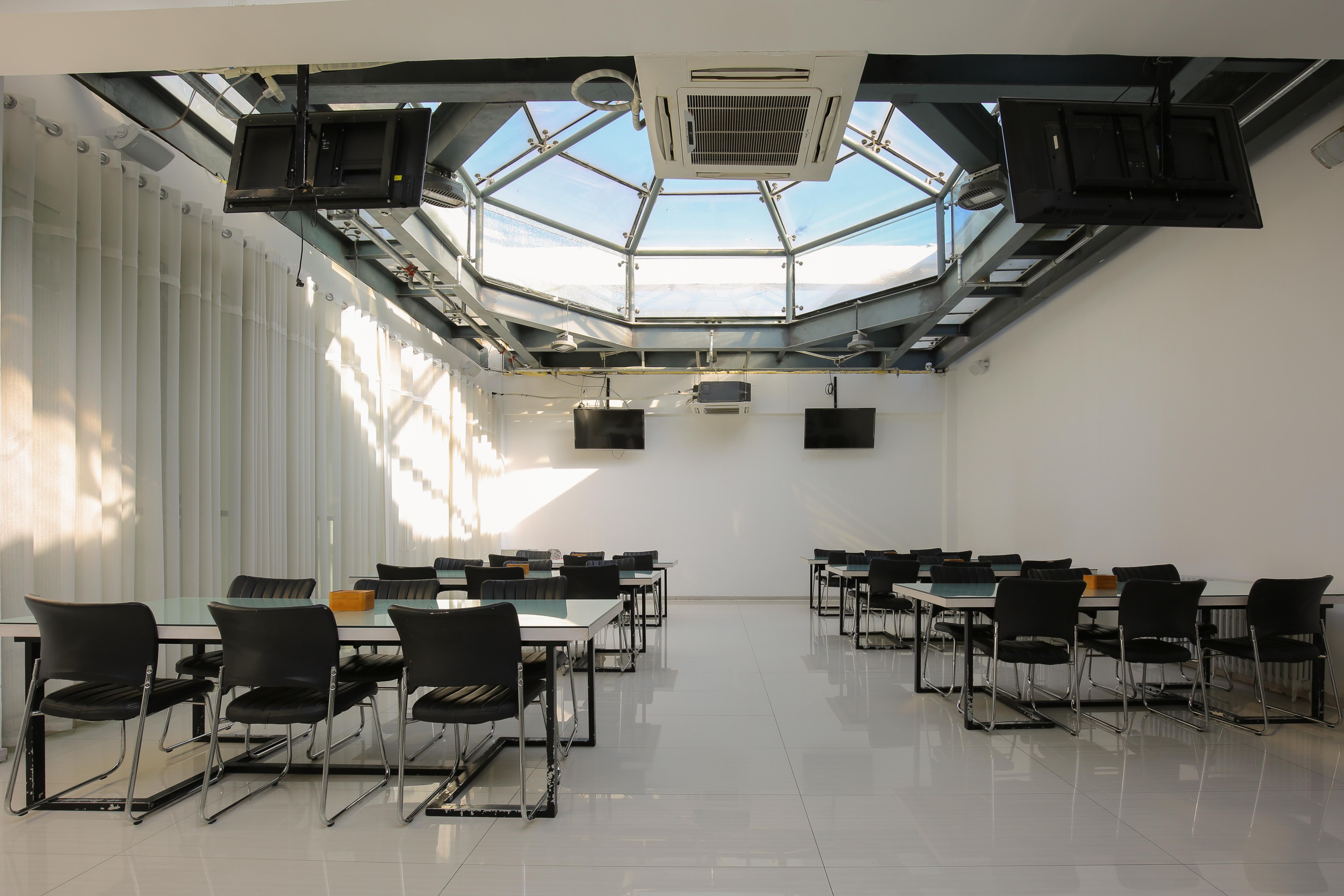 Hanting Hotel (Chifeng Railway Station East Plaza 