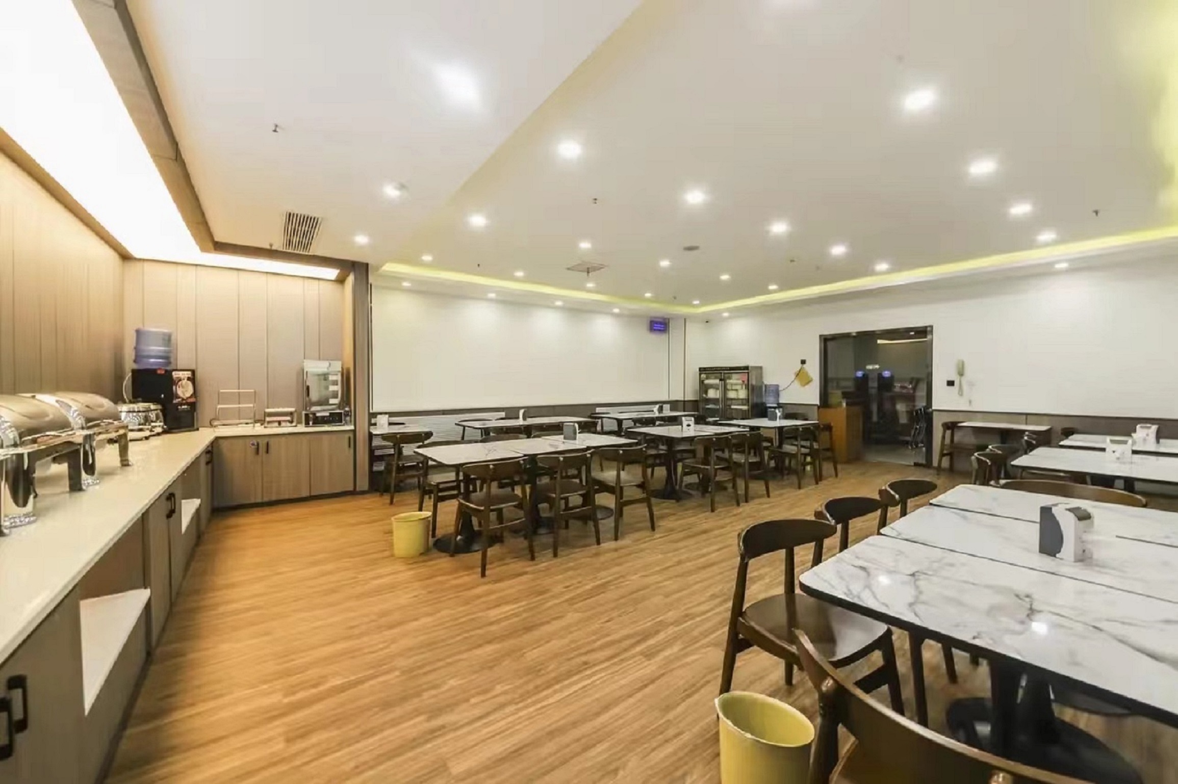 Hanting Hotel (Zhengzhou Lvcheng Plaza)