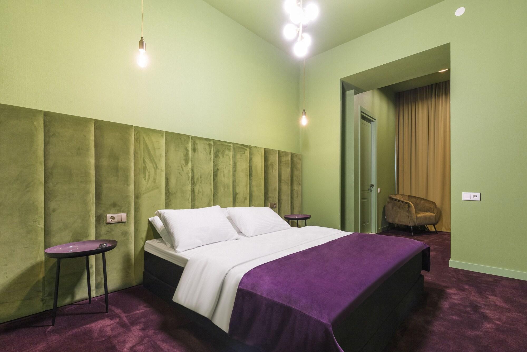 Freeze Inn Hotel