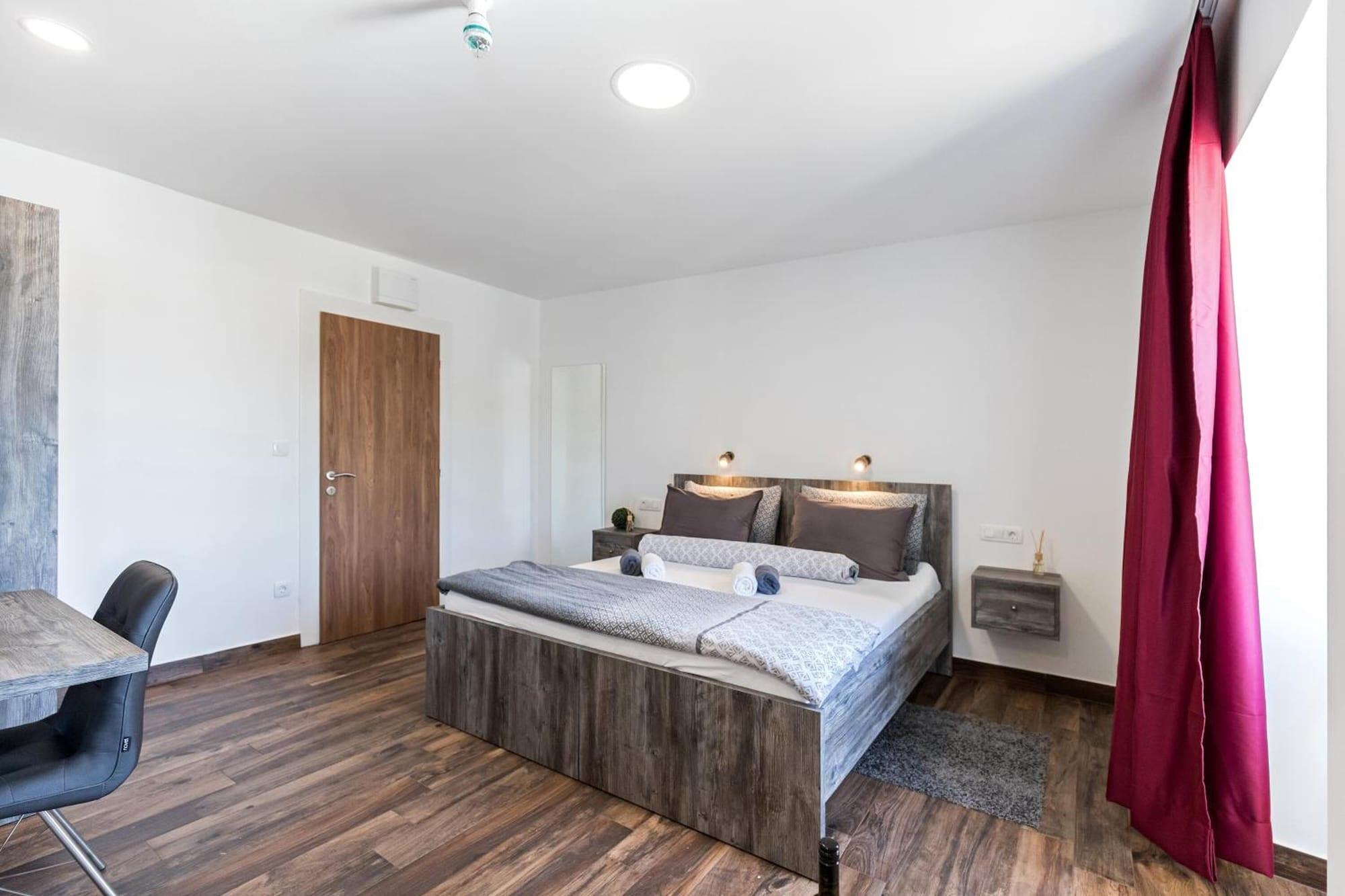 Apinelo Port Rooms