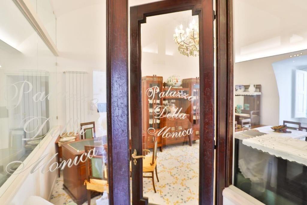 Della Monica Rooms