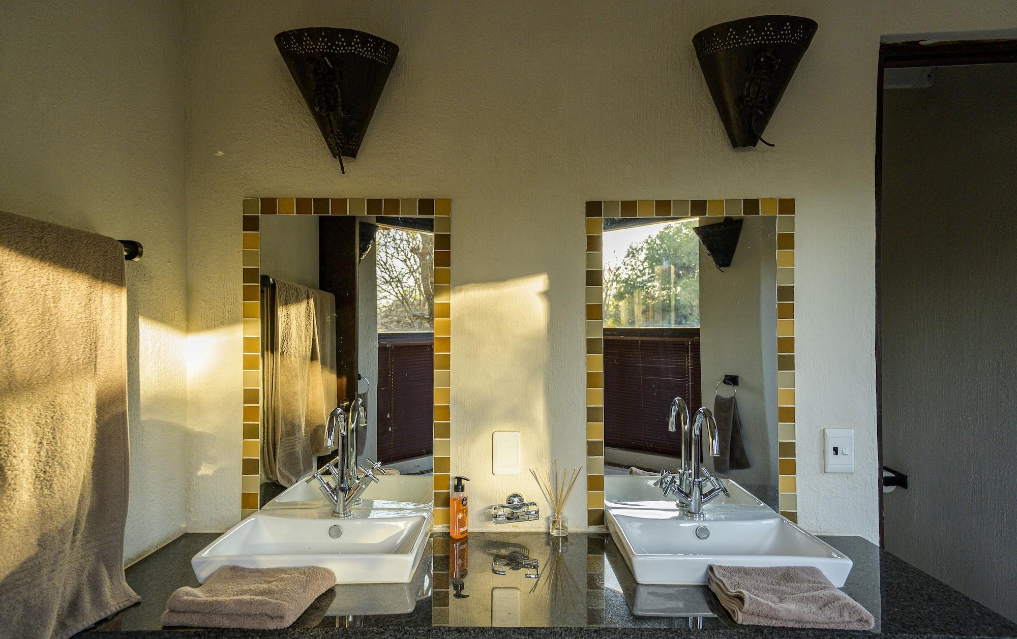 Leopard's Lair Bush Lodge