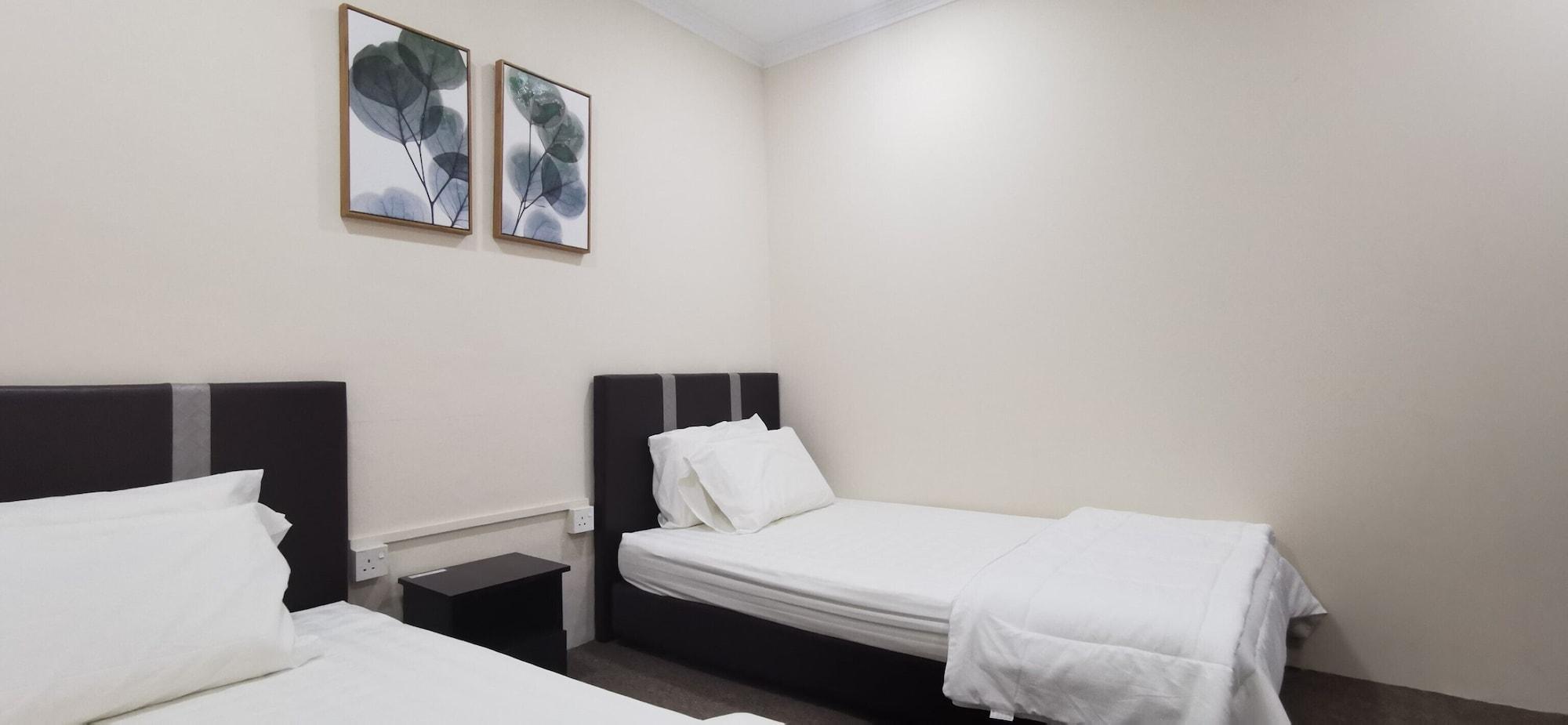 90372 Greybirds Hostel