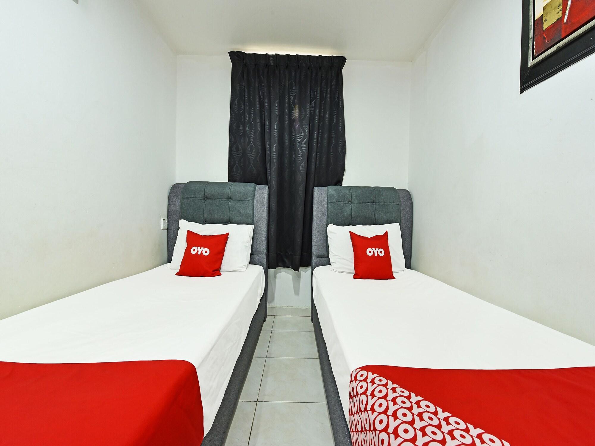 OYO 90364 Hotel Gemilang