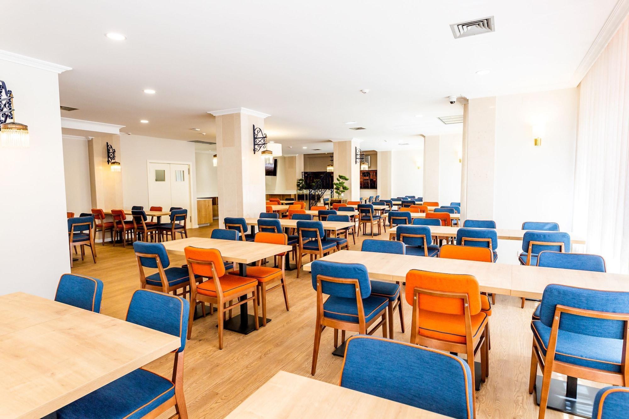 Dona Amelia by Ridan Hotels