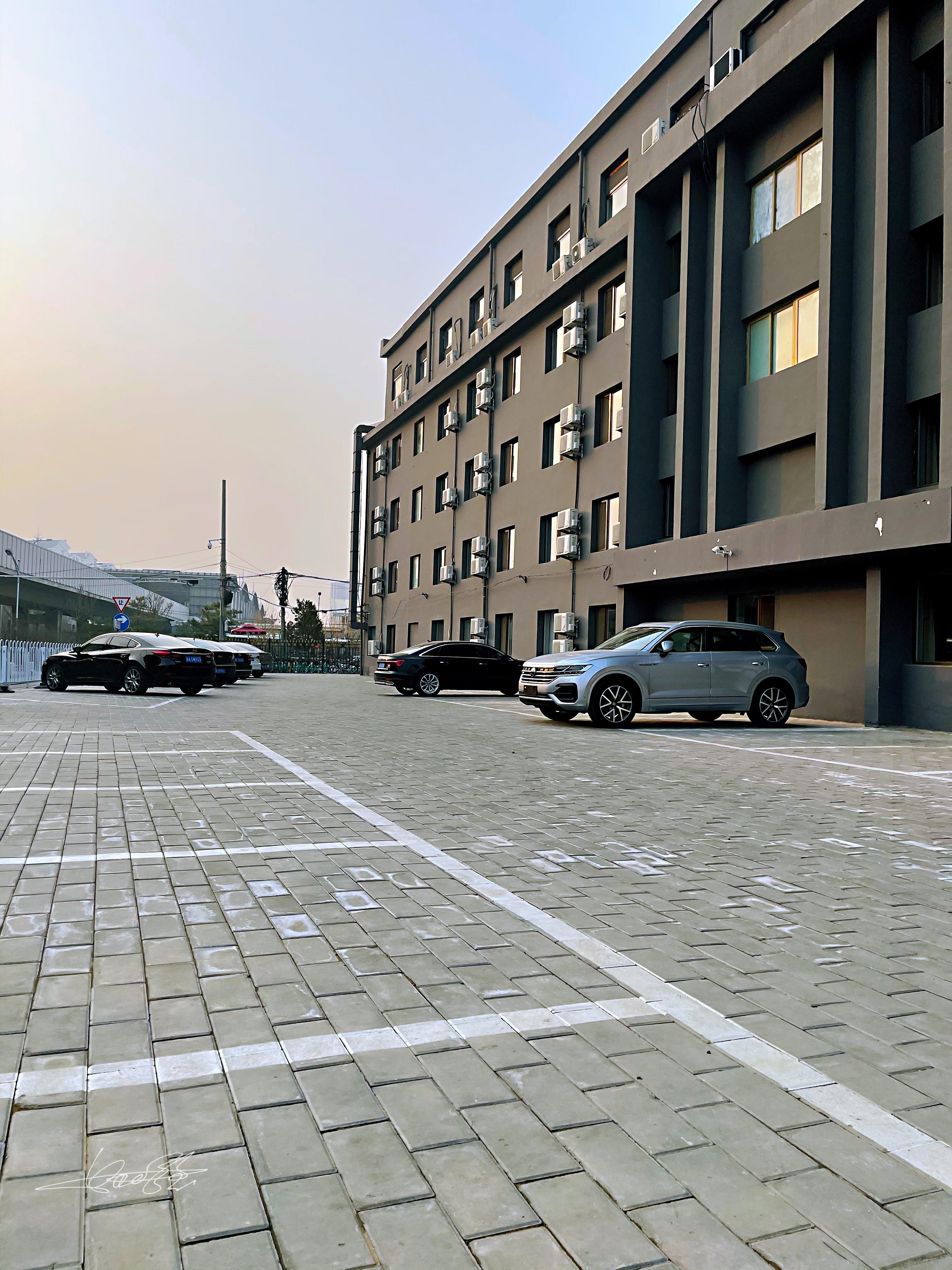 Ni Hao Hotel (Beijing Lishui bridge Metro Station)