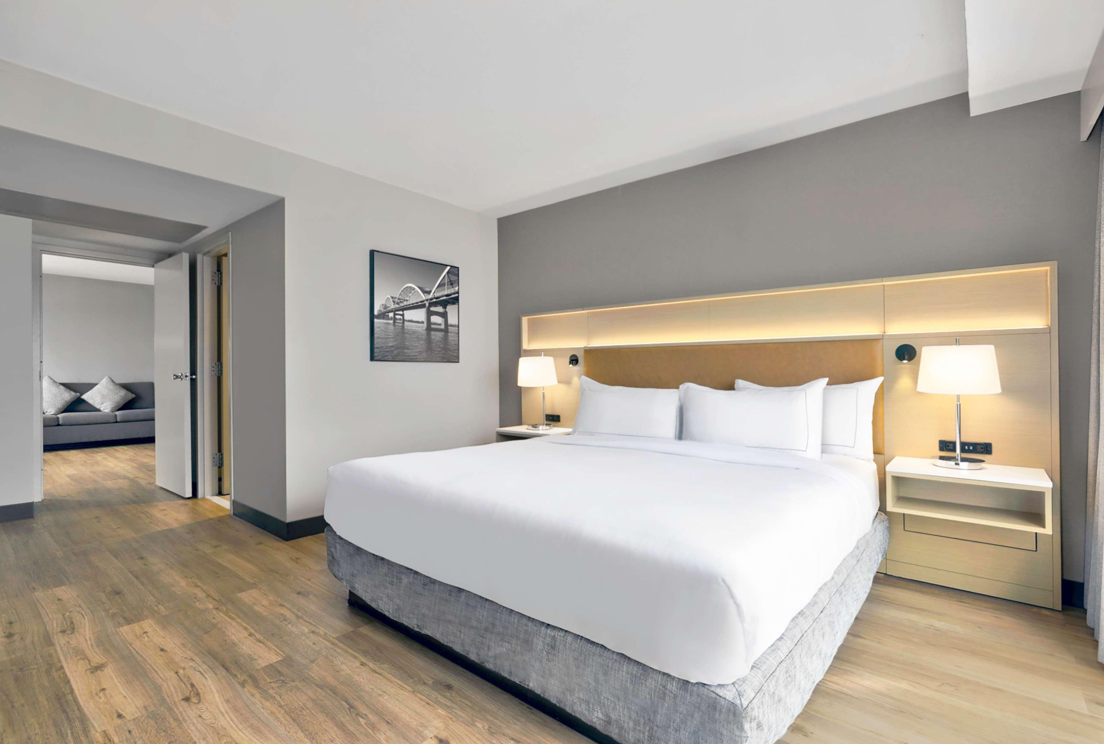 Doubletree By Hilton Davenport