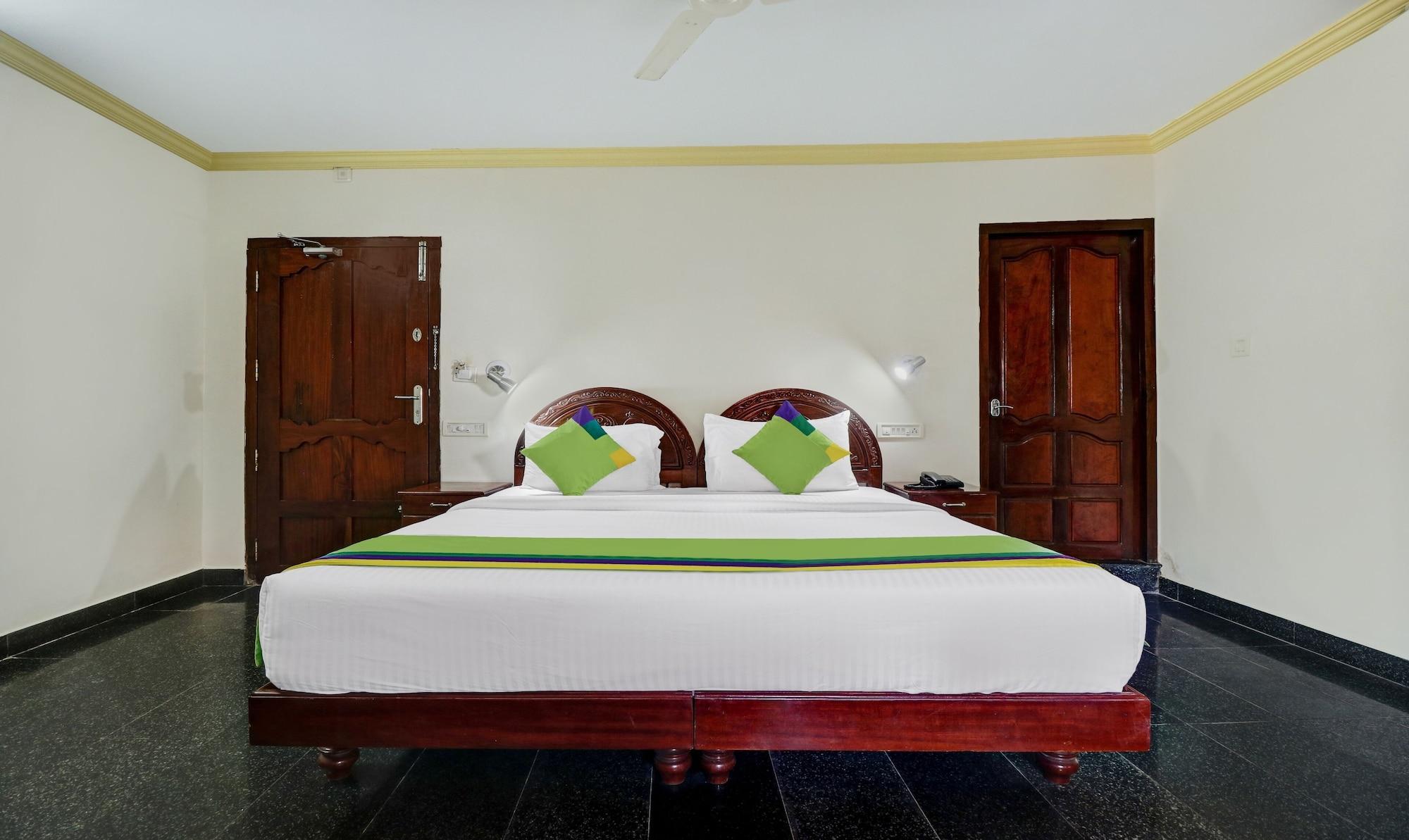 OYO 6031 The Waters Edge Beach Resort