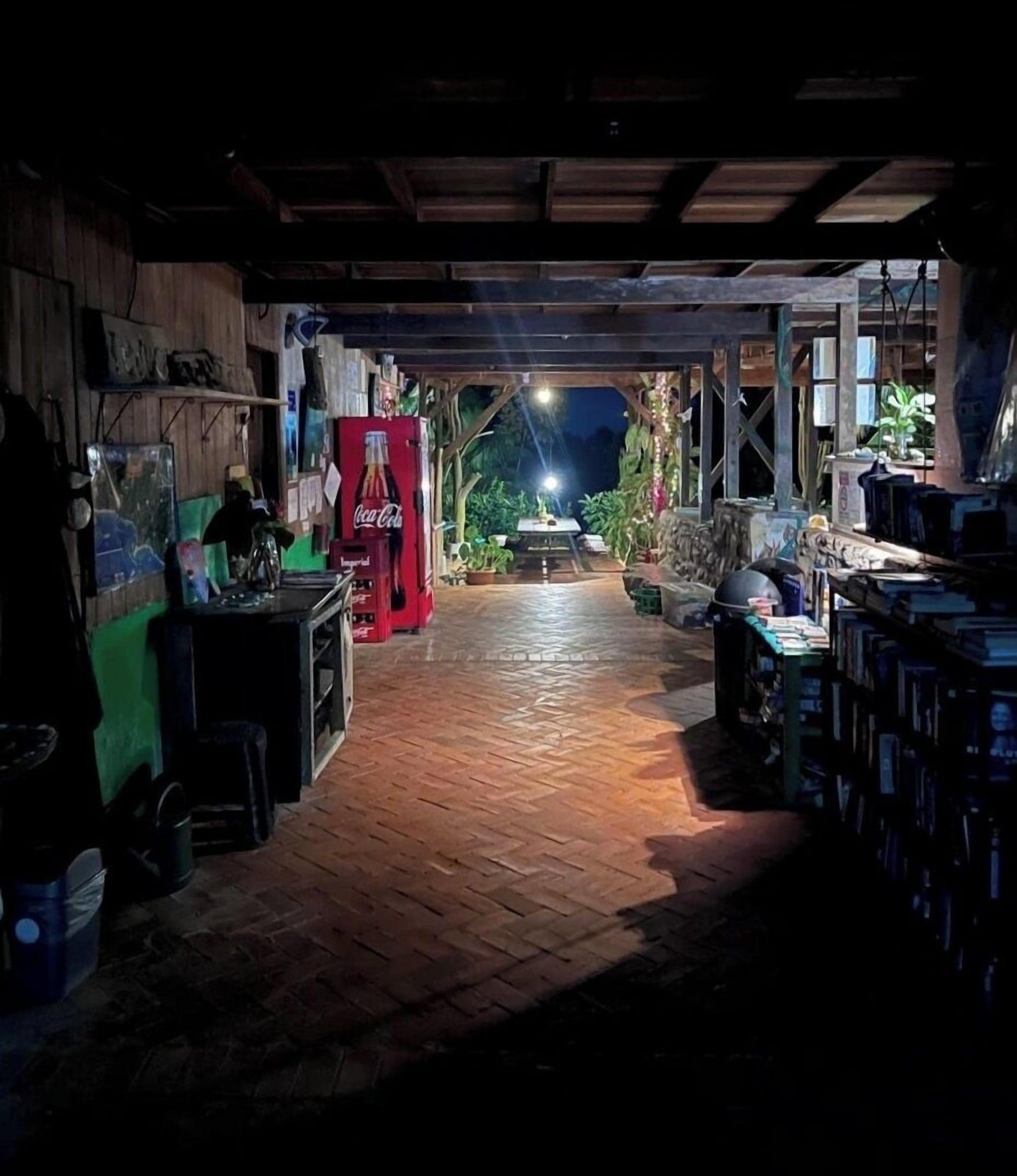 Cascada Verde by null