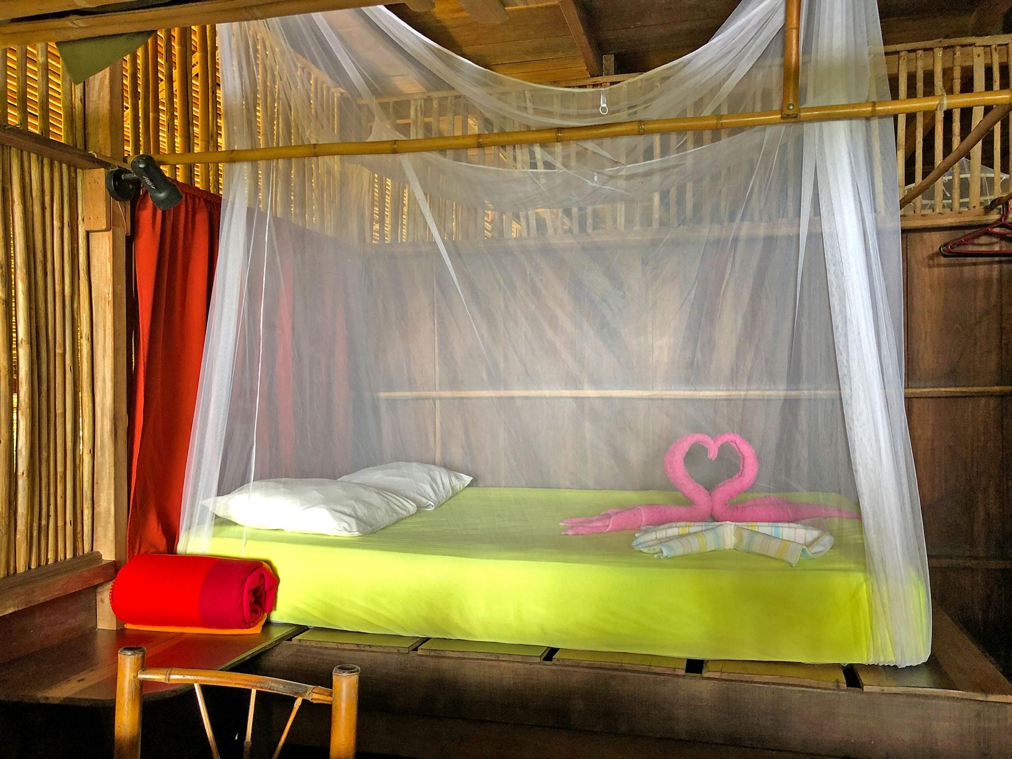 Cascada Verde by null