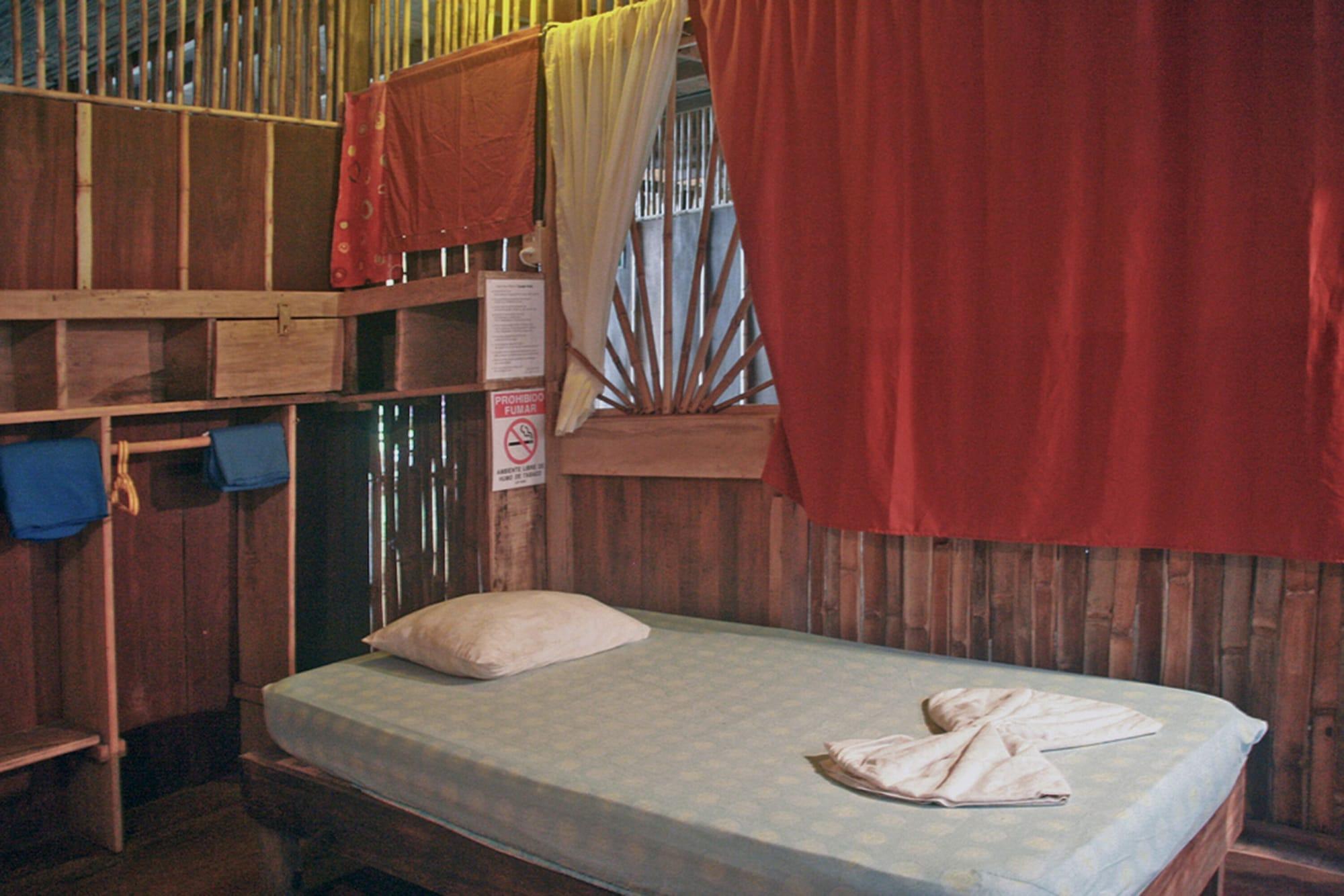 Cascada Verde by null