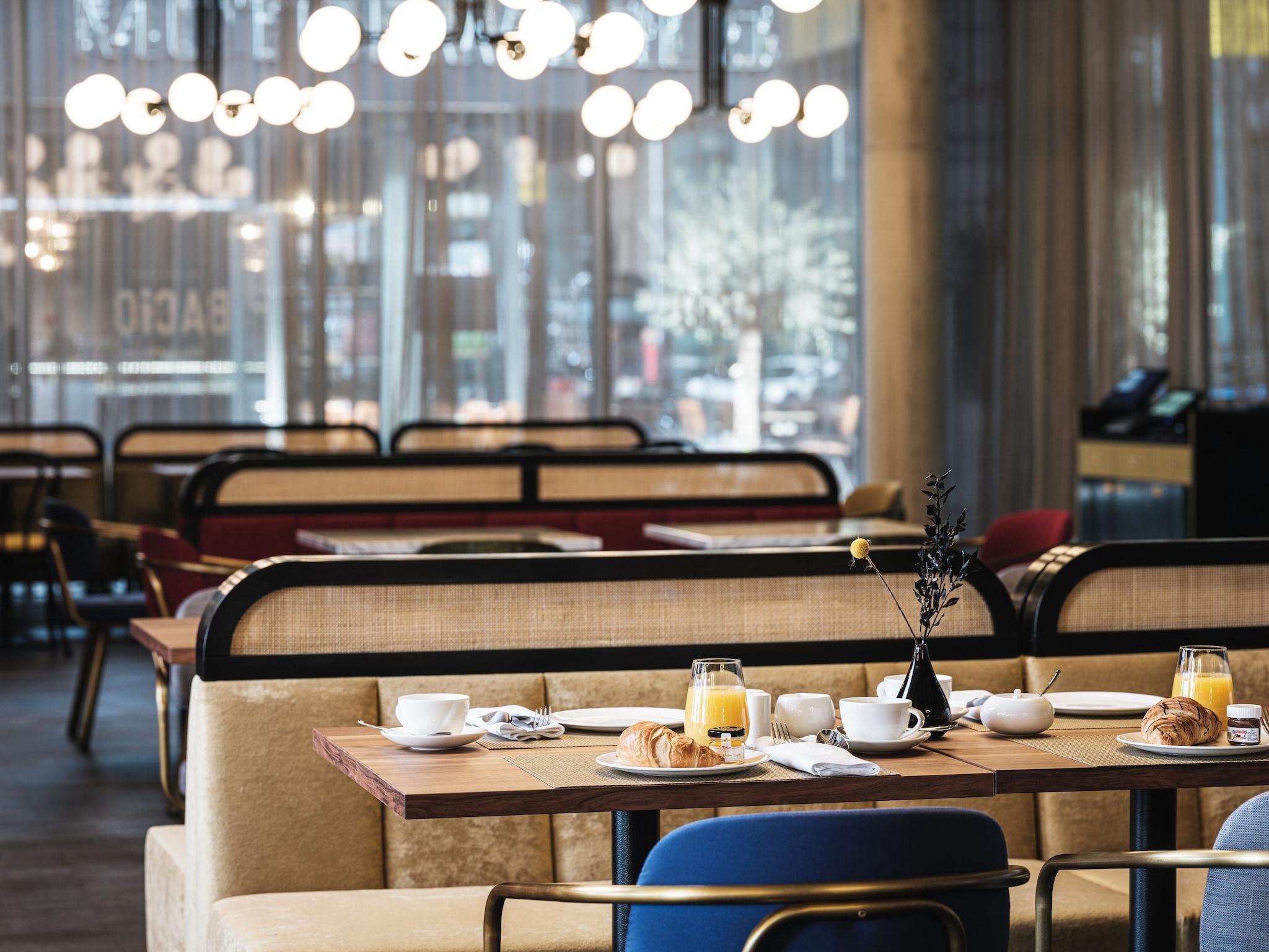 AMERON München Motorworld by null