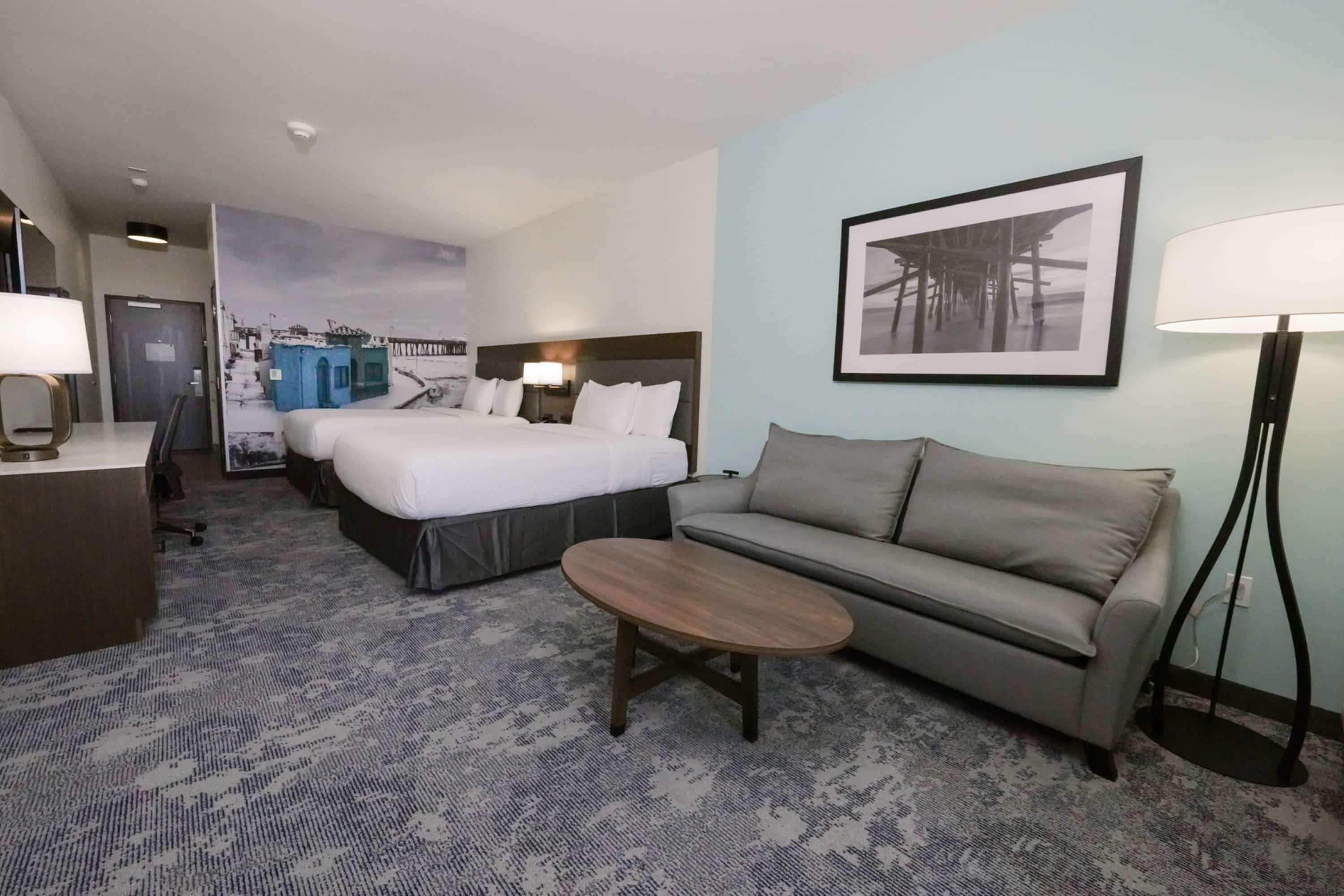 La Quinta Inn & Suites by Wyndham Santa Cruz