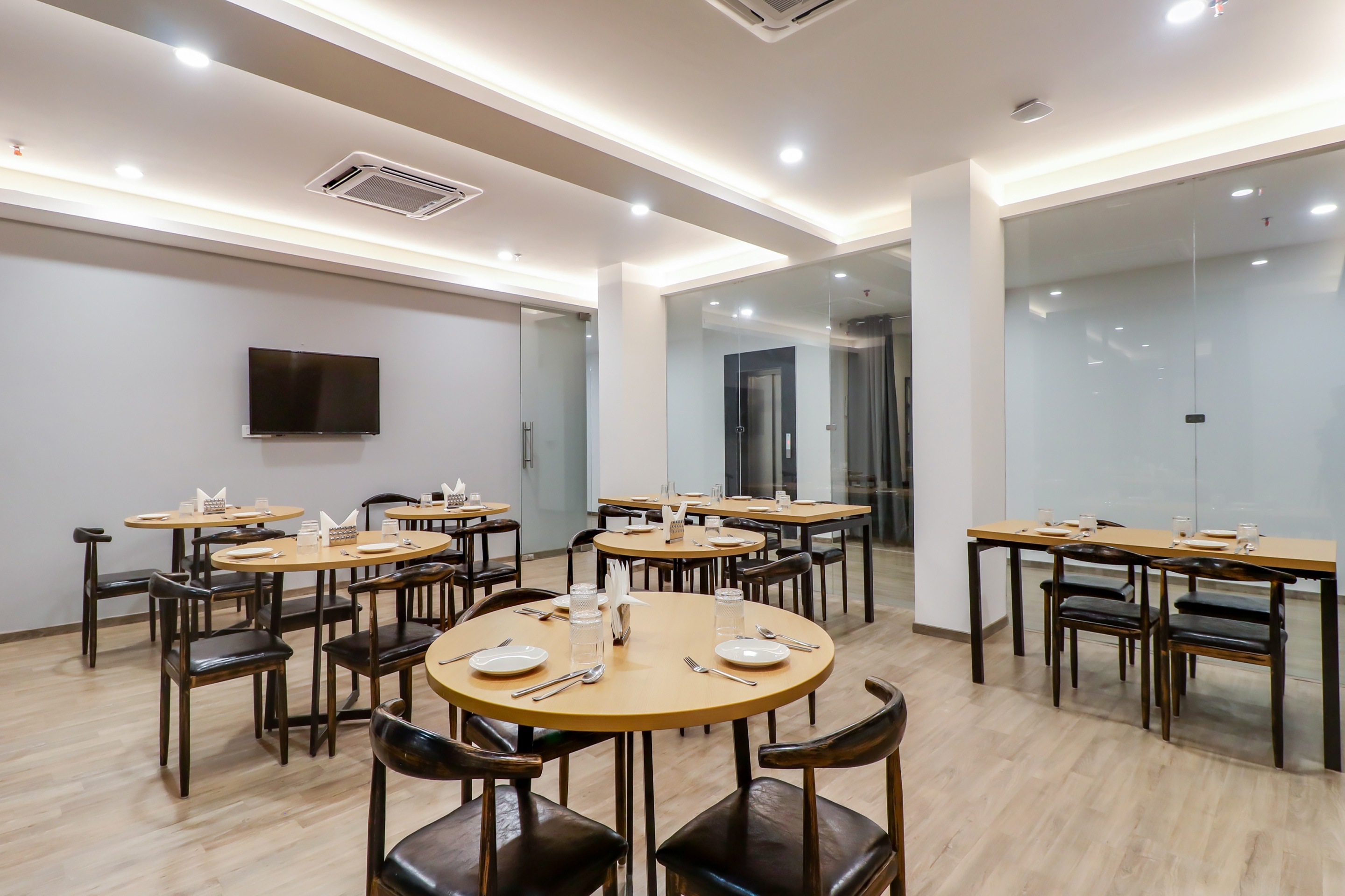OYO Townhouse 76476 Jashn