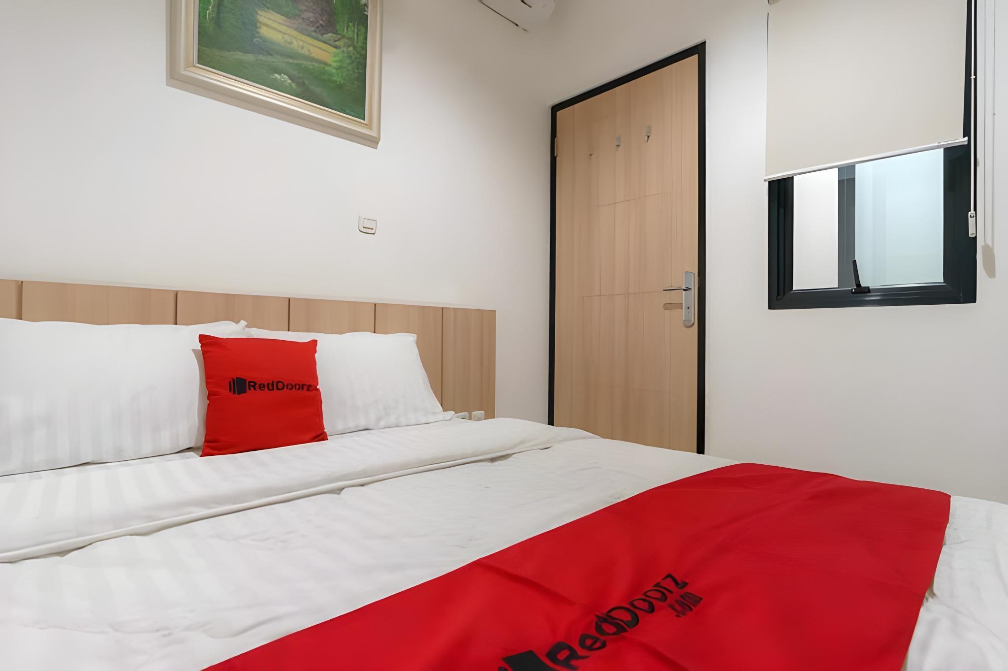 Exterior & Views 3, Formerly RedDoorz near Seasons City Mall 3, West Jakarta