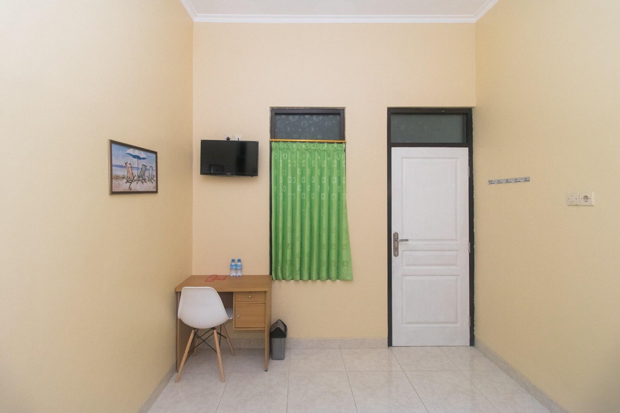 Formerly RedDoorz Syariah near Stasiun Madiun