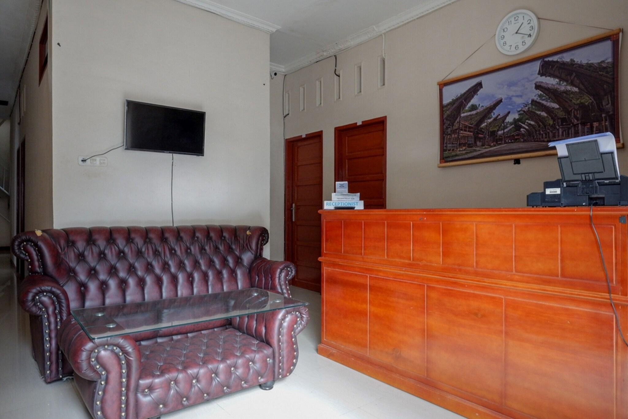 Lobby 2, Formerly RedDoorz @ Makale Tana Toraja, Tana Toraja
