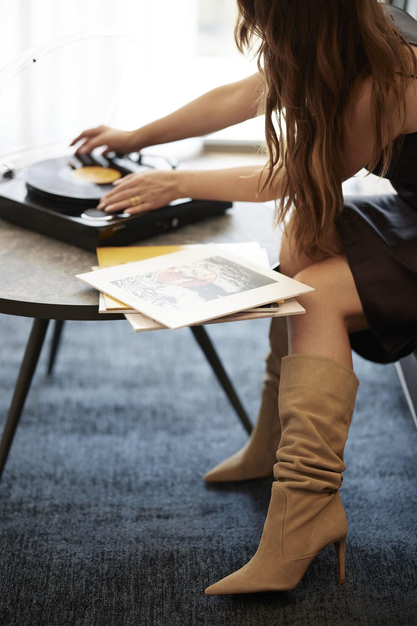 Teight Hotel - photo