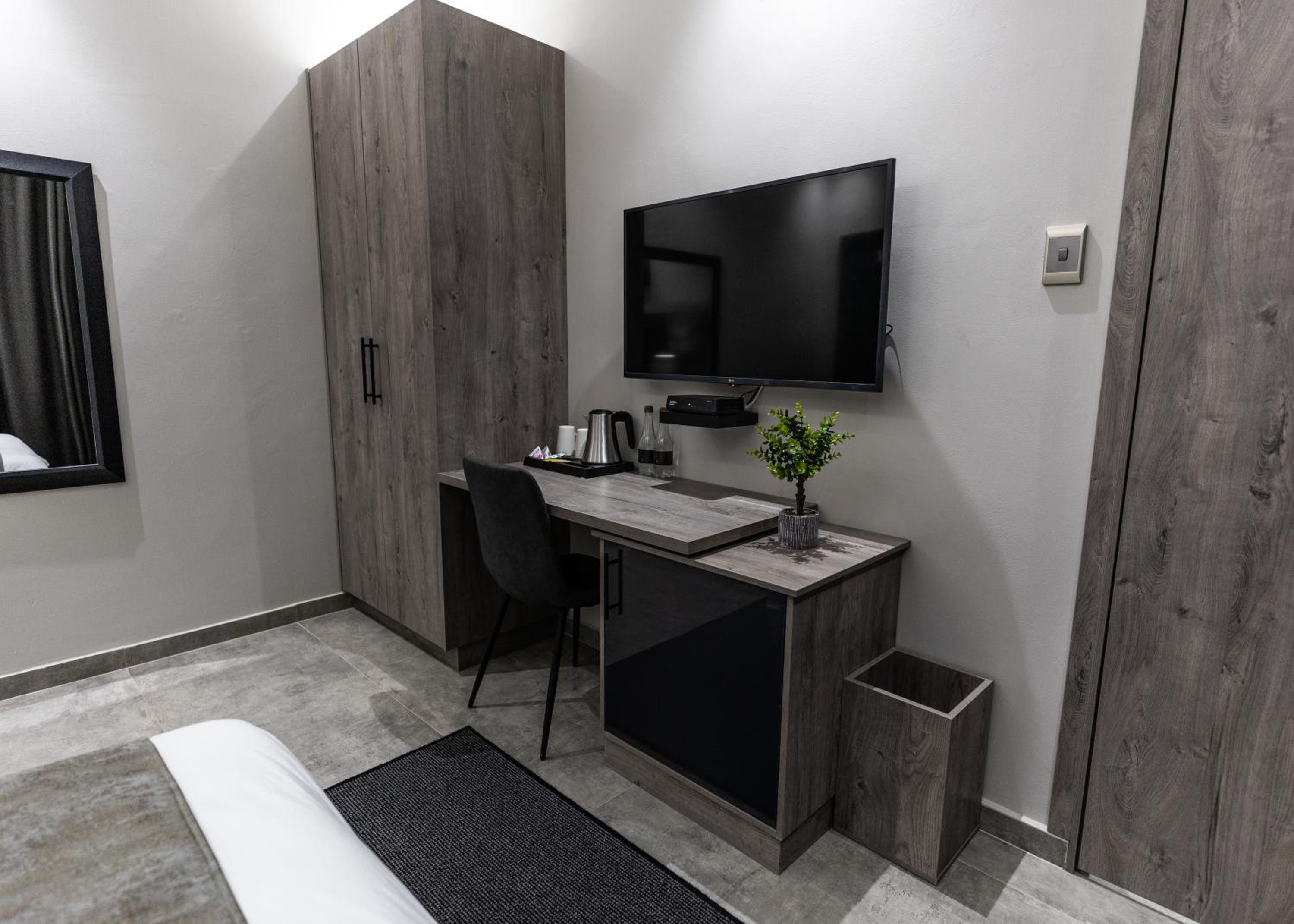 Luxe Suites Boutique Hotel