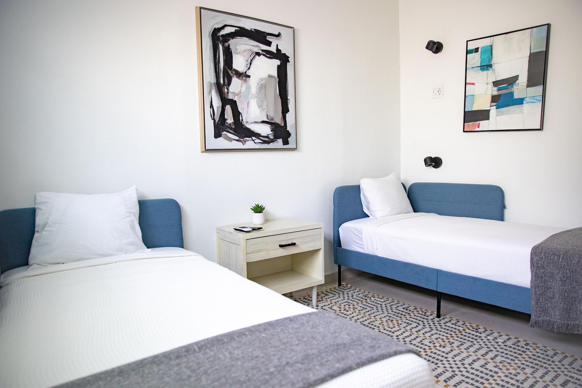 La Buena Vida Inn