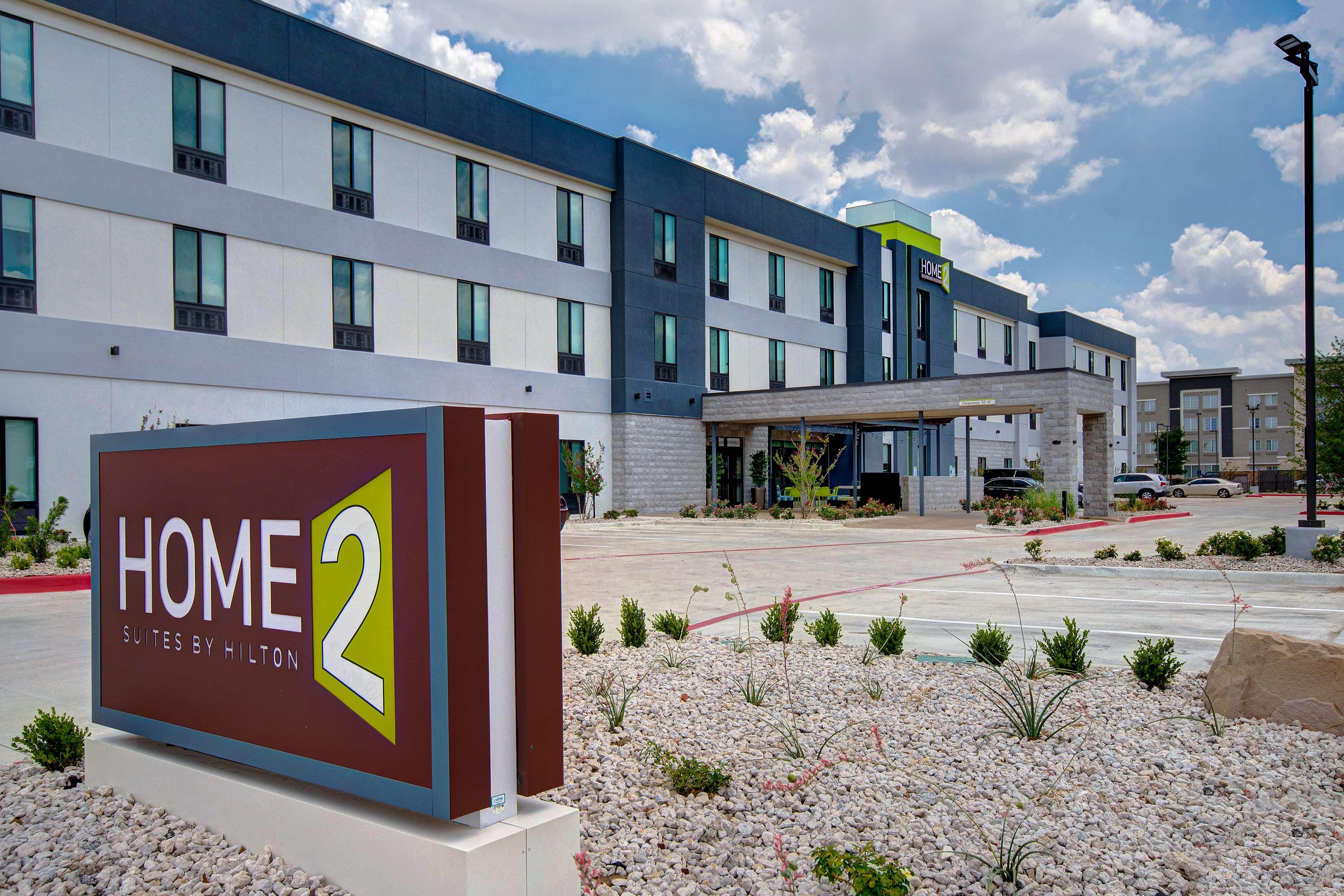 Home2 Suites by Hilton Burleson image