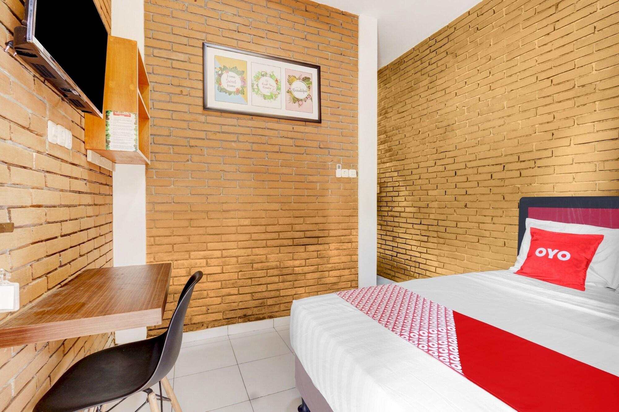 Super OYO 90758 D Kost In Kandri Semarang Syariah