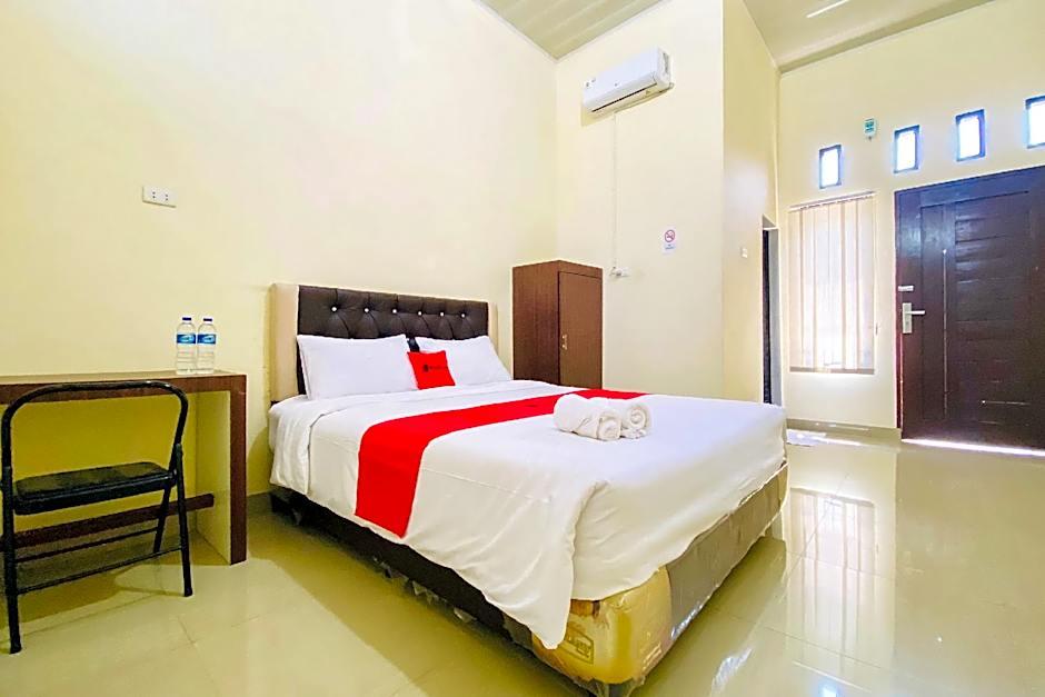 OYO 90773 Shine Guest House