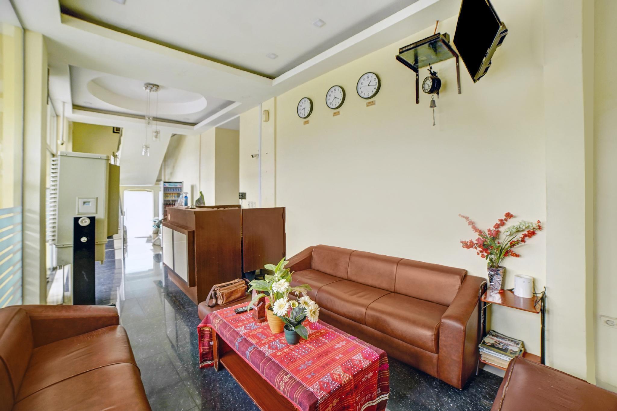 Super OYO 90565 Wesly House