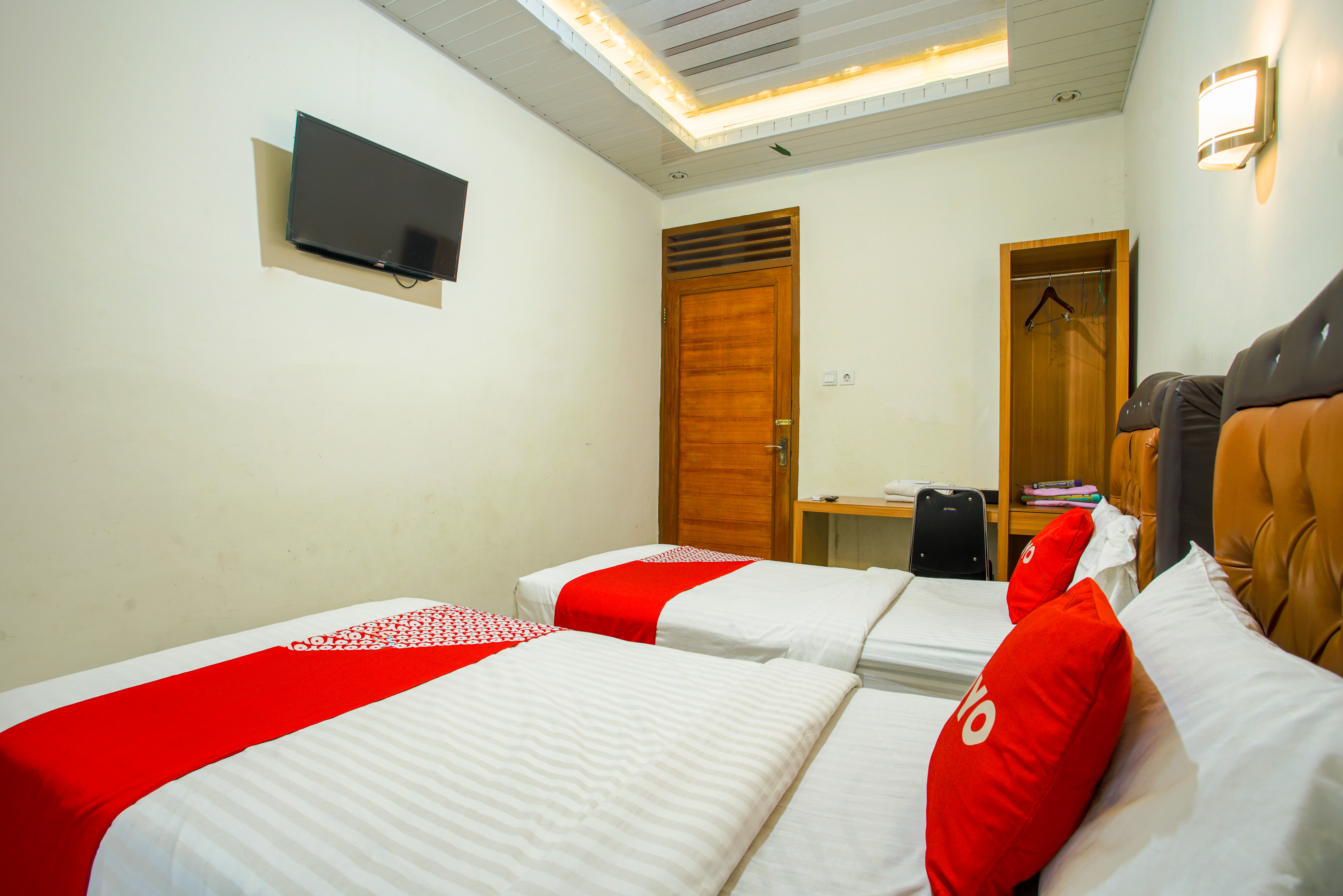 OYO 90643 Suri Guest House Syariah