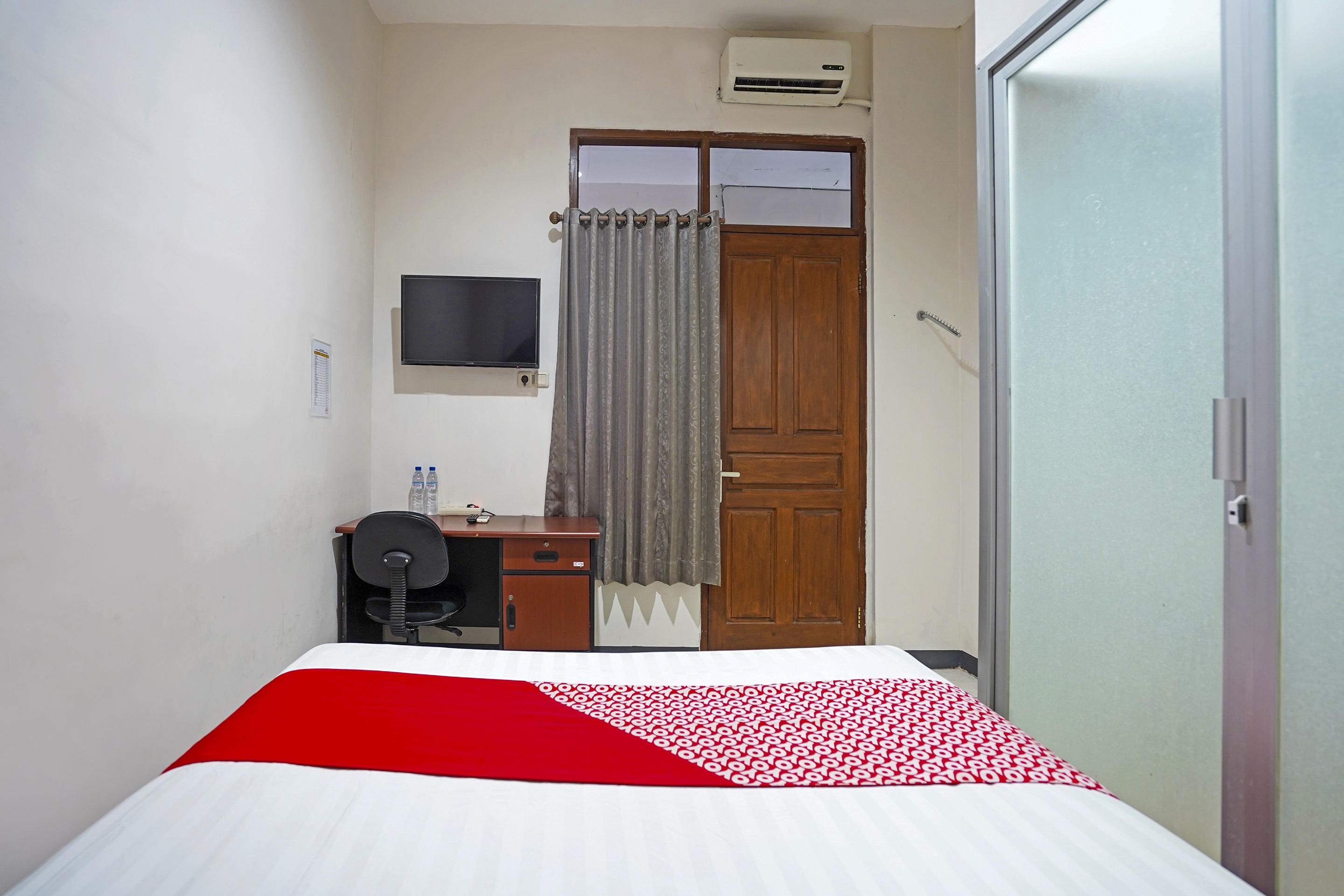 OYO Flagship 90890 Bratang Gede Residence