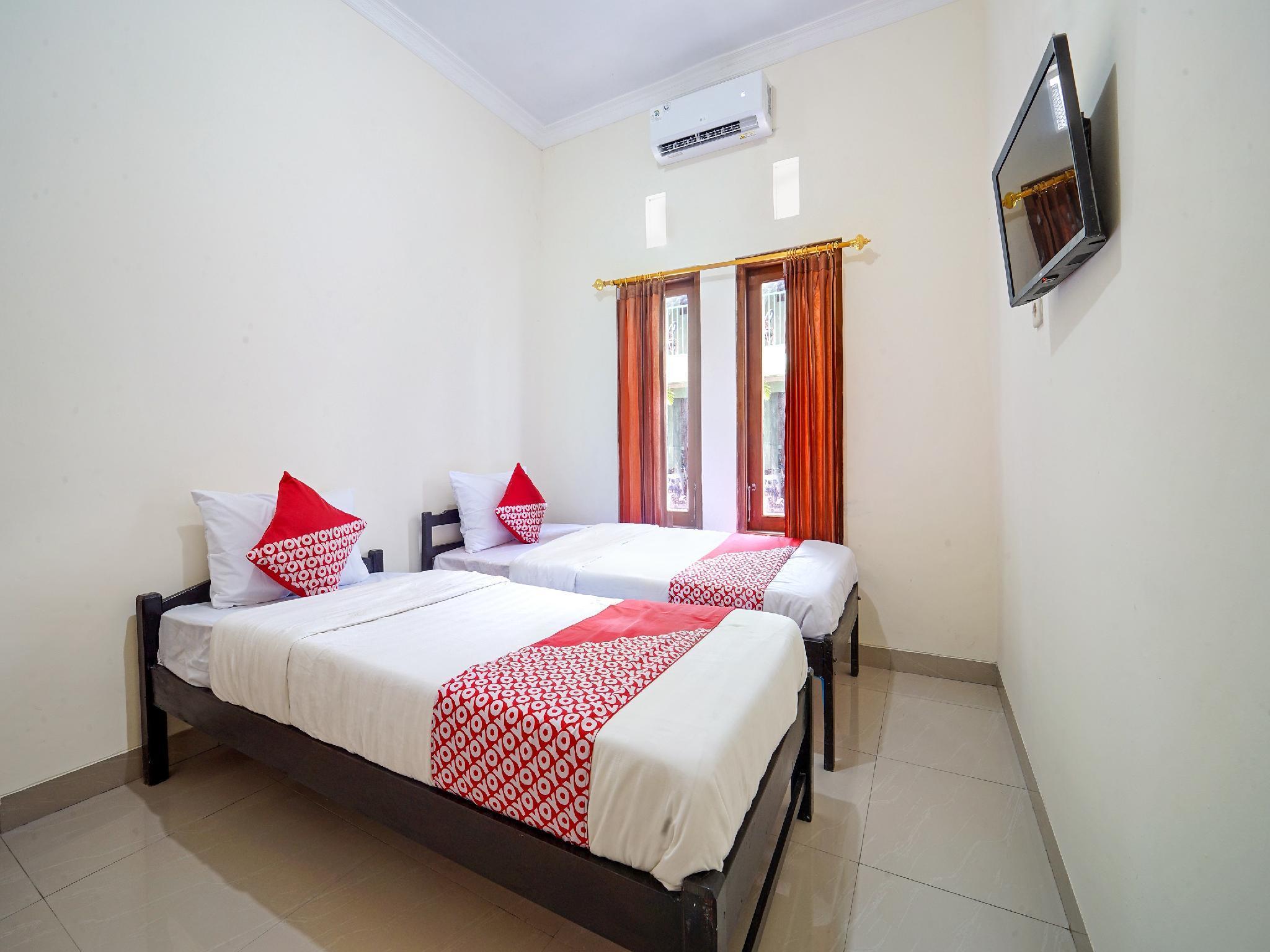 Bedroom 2, 90869 Happy Homestay Syariah, Sleman