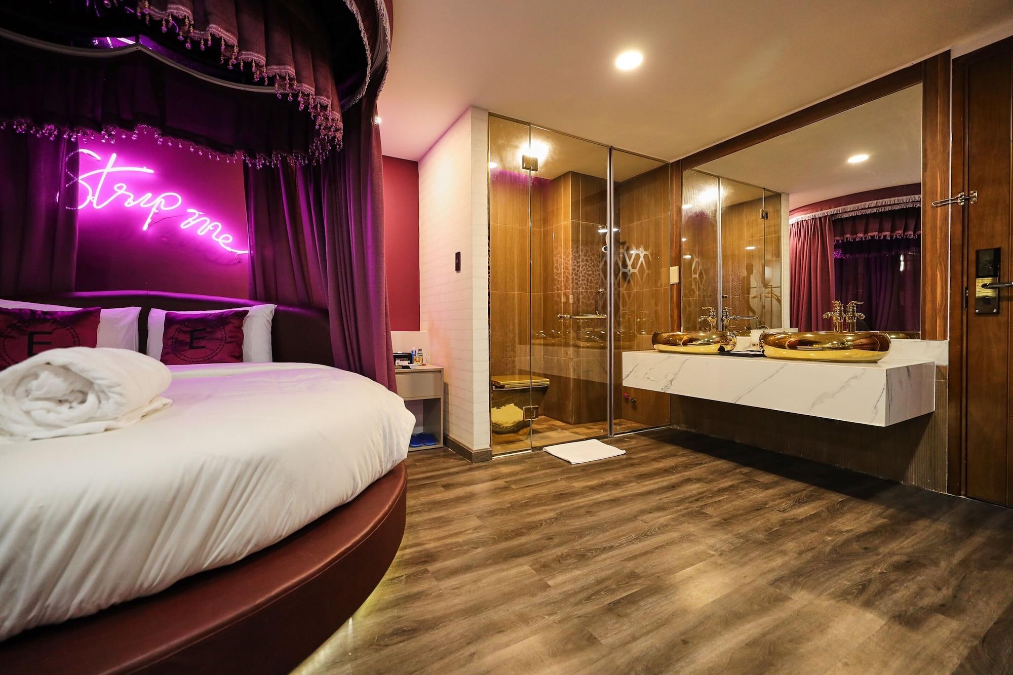 Eros Hotel