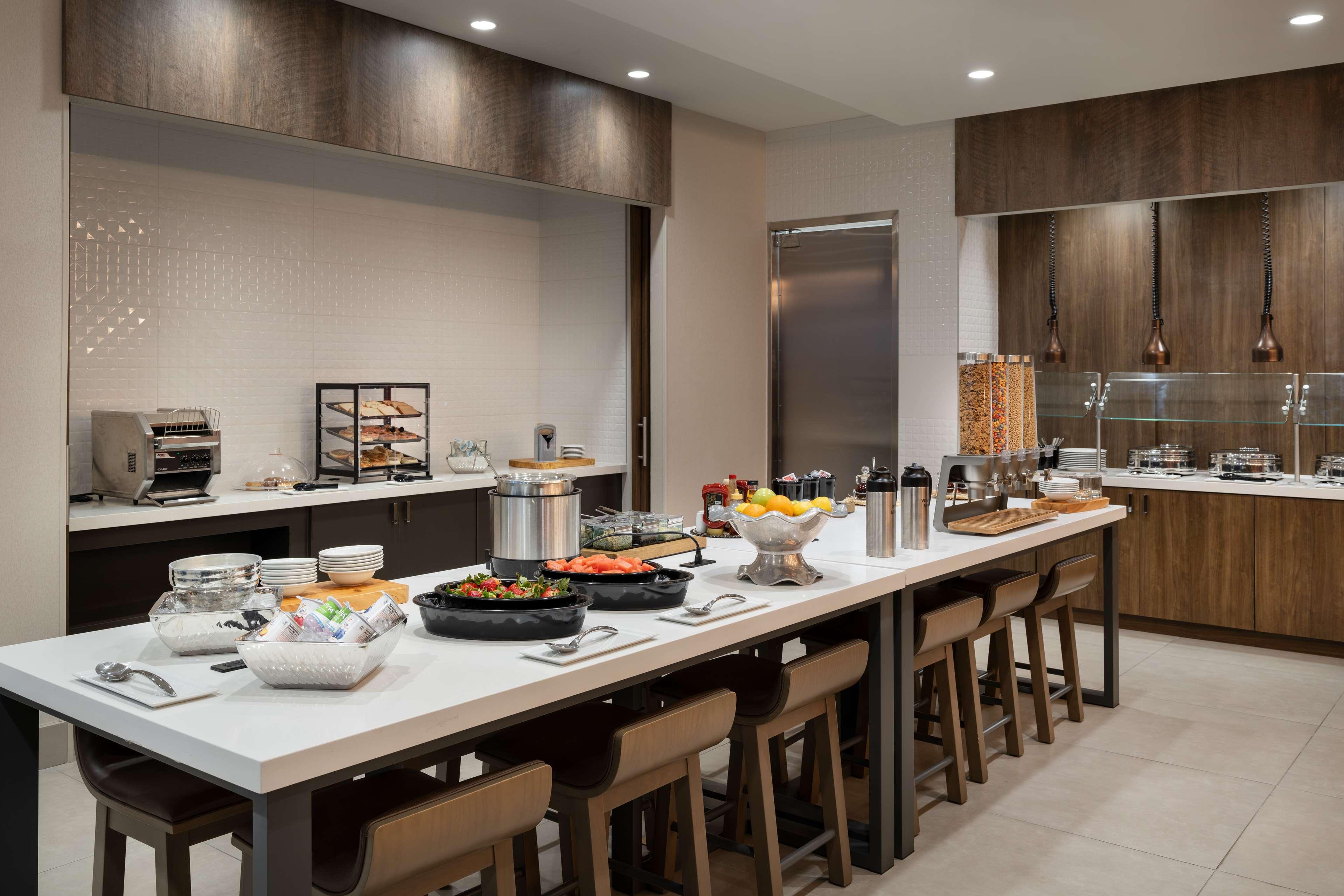 Hilton Garden Inn Visalia