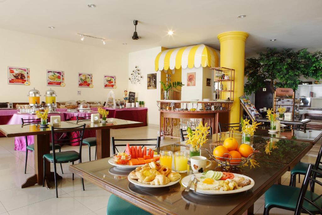 People Place Boutique in Town Hotel by ZUZU