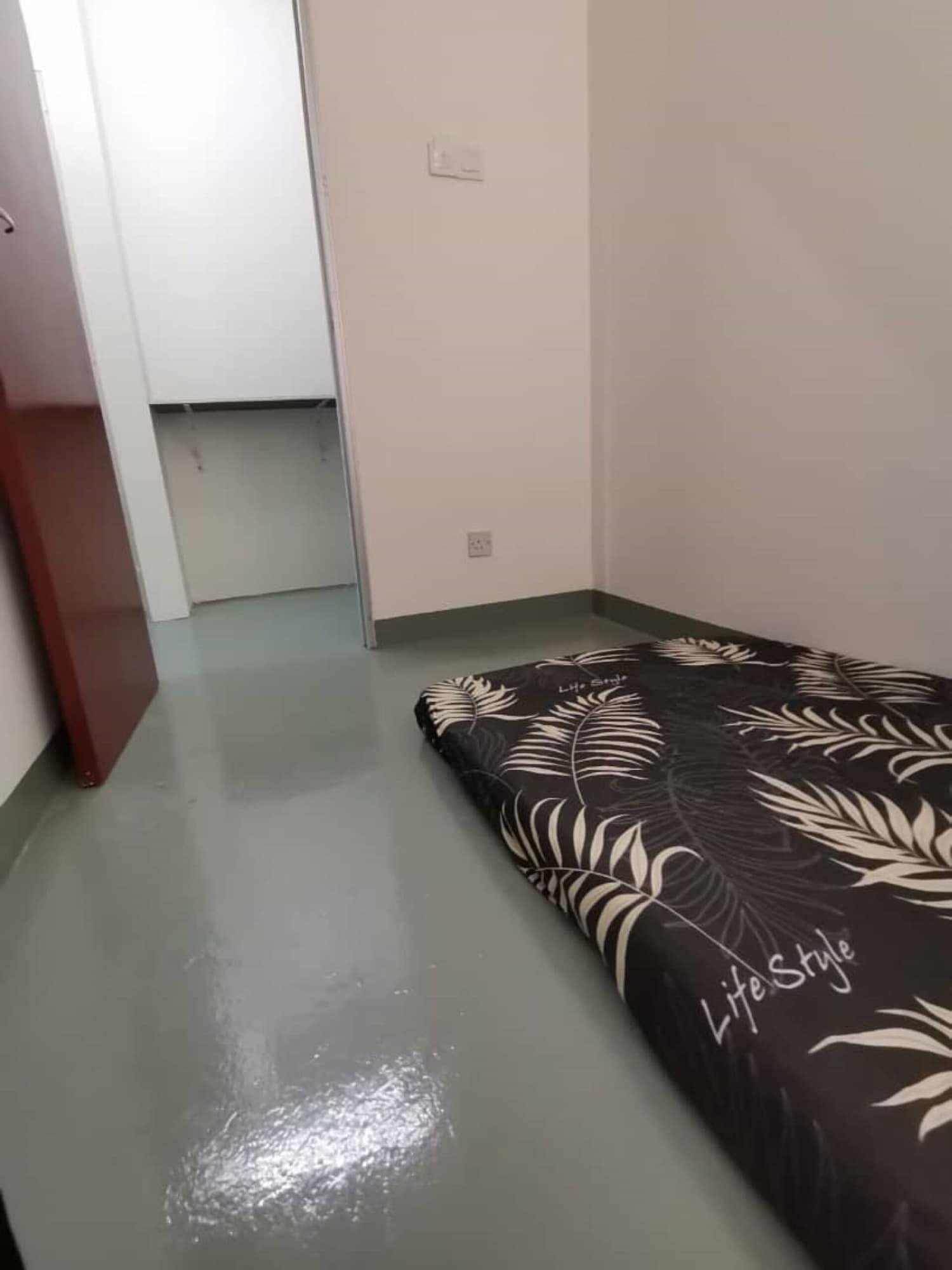 SPOT ON 90500 Sri Rampai Metro Hostel