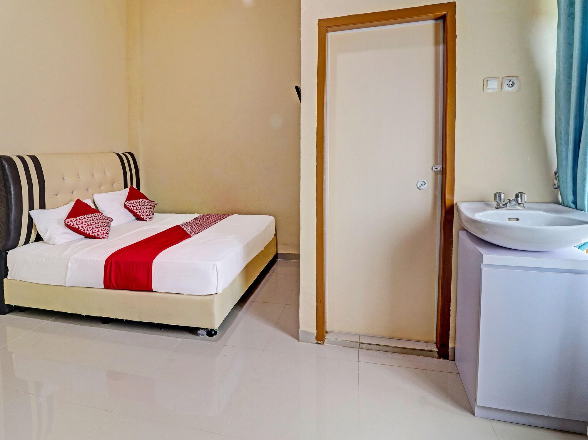 OYO 90945 Arizon Kost