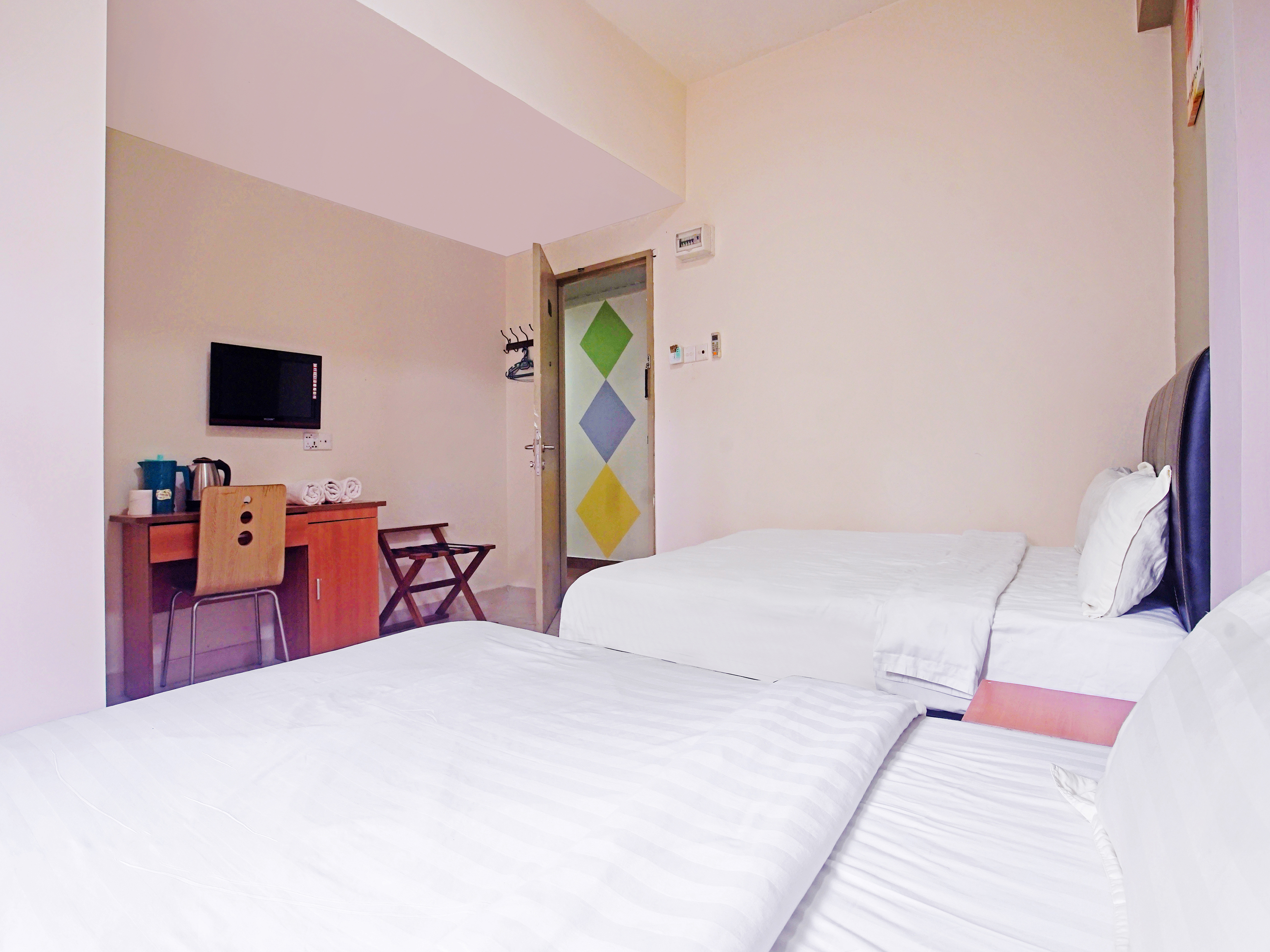 Super OYO 90516 Hotel Night Queen salak Tinggi