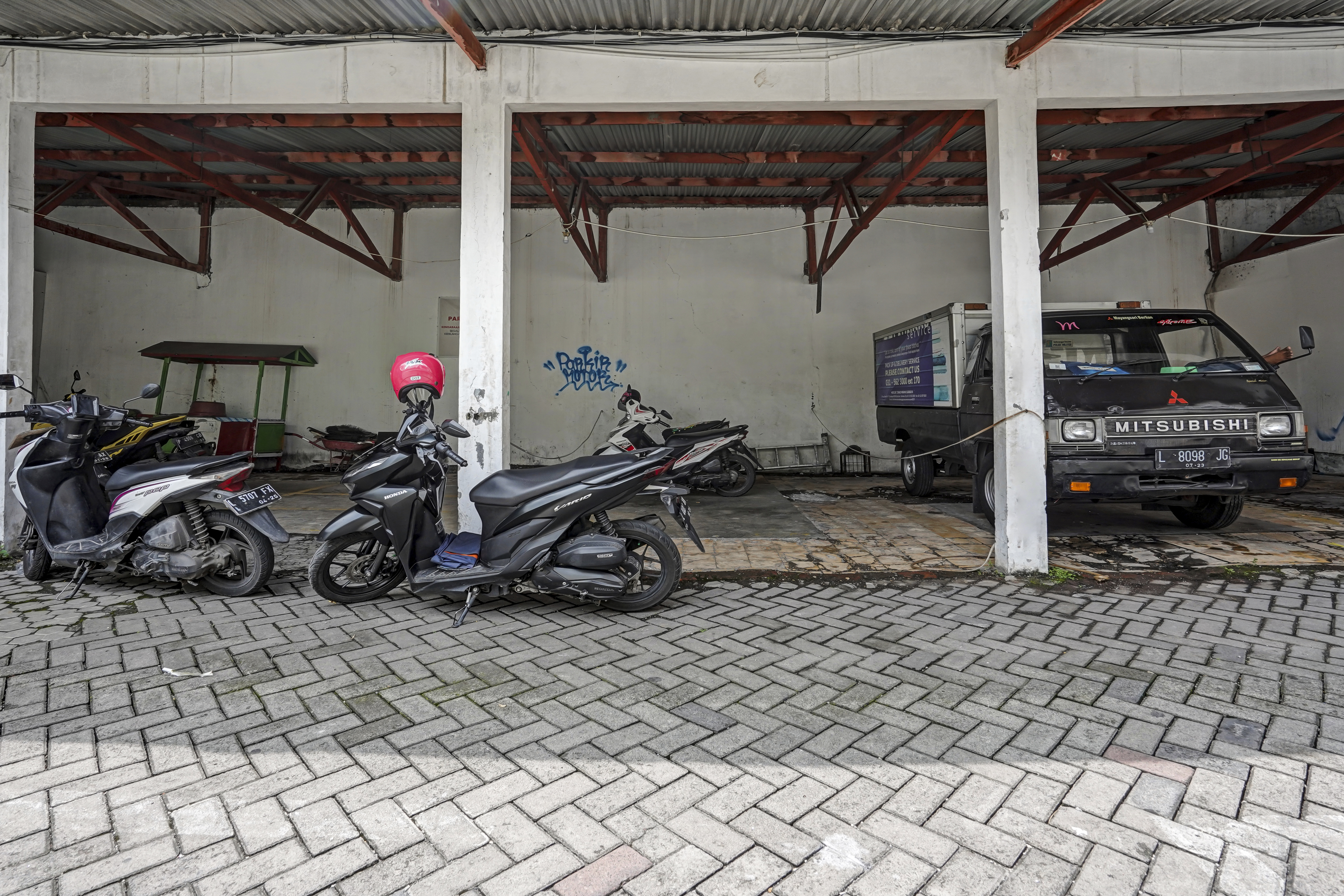 OYO 91035 De Ritz Residence