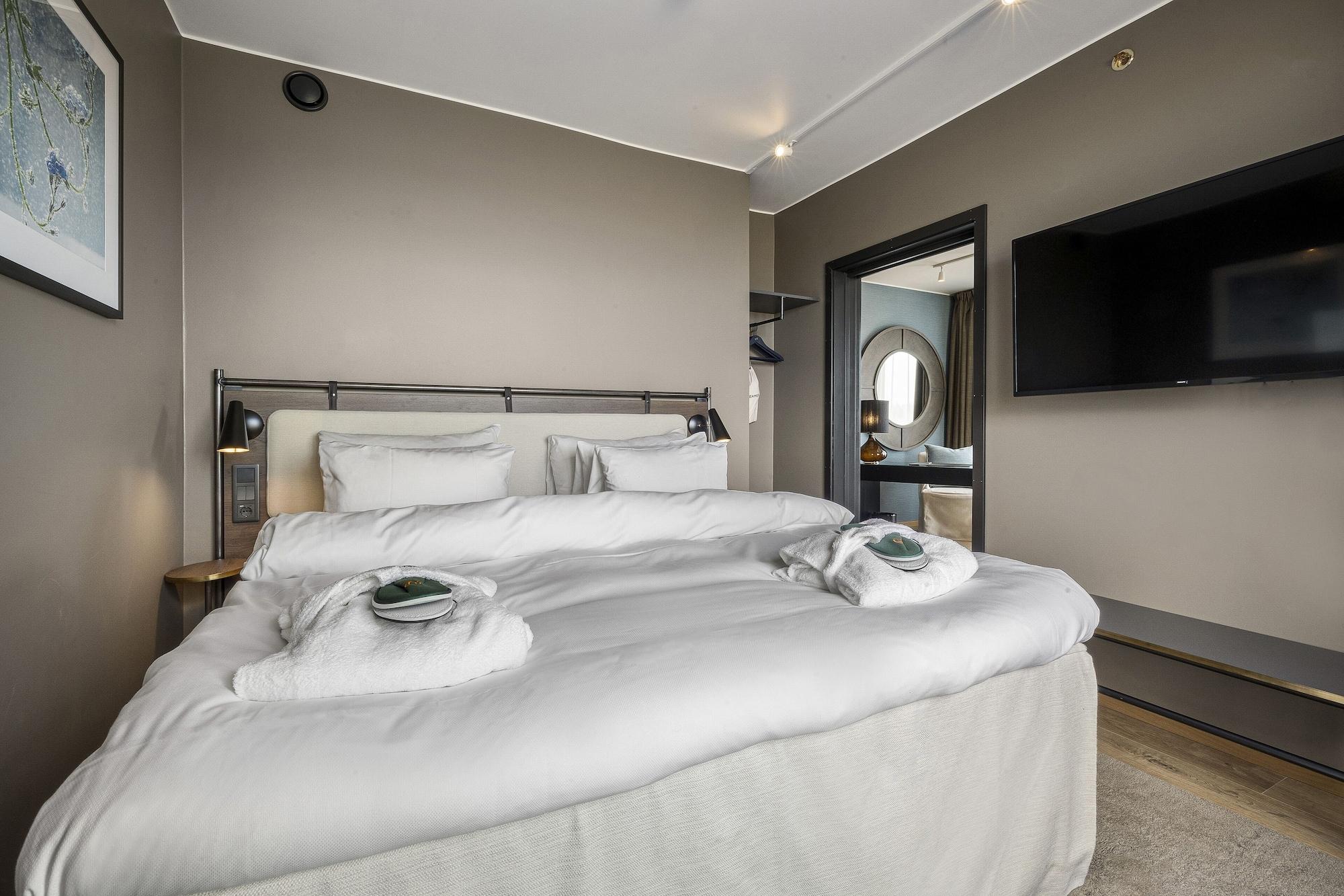 Lily Country Club by null